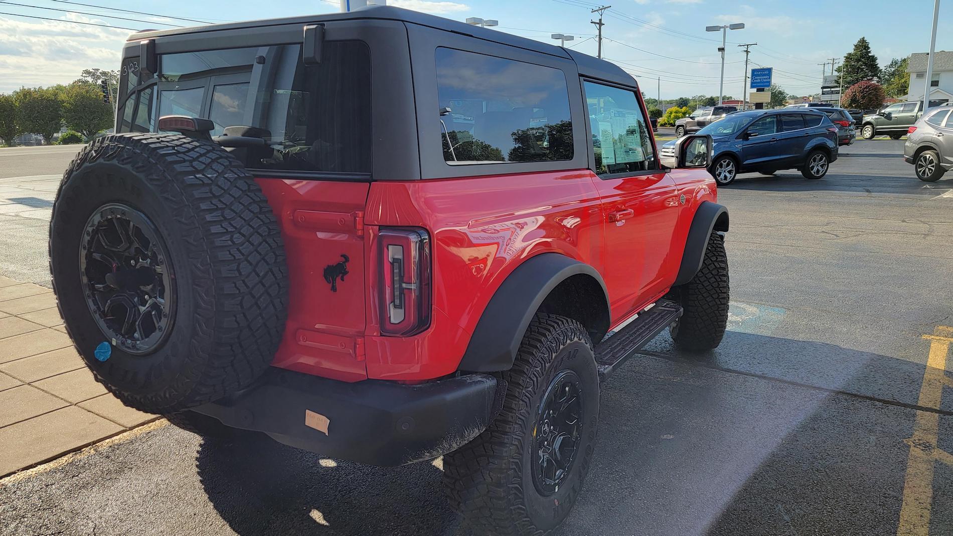 Ford Bronco RACE RED Bronco Club Wildtrak Race Red Bronco 2-Door MIC Hard TO