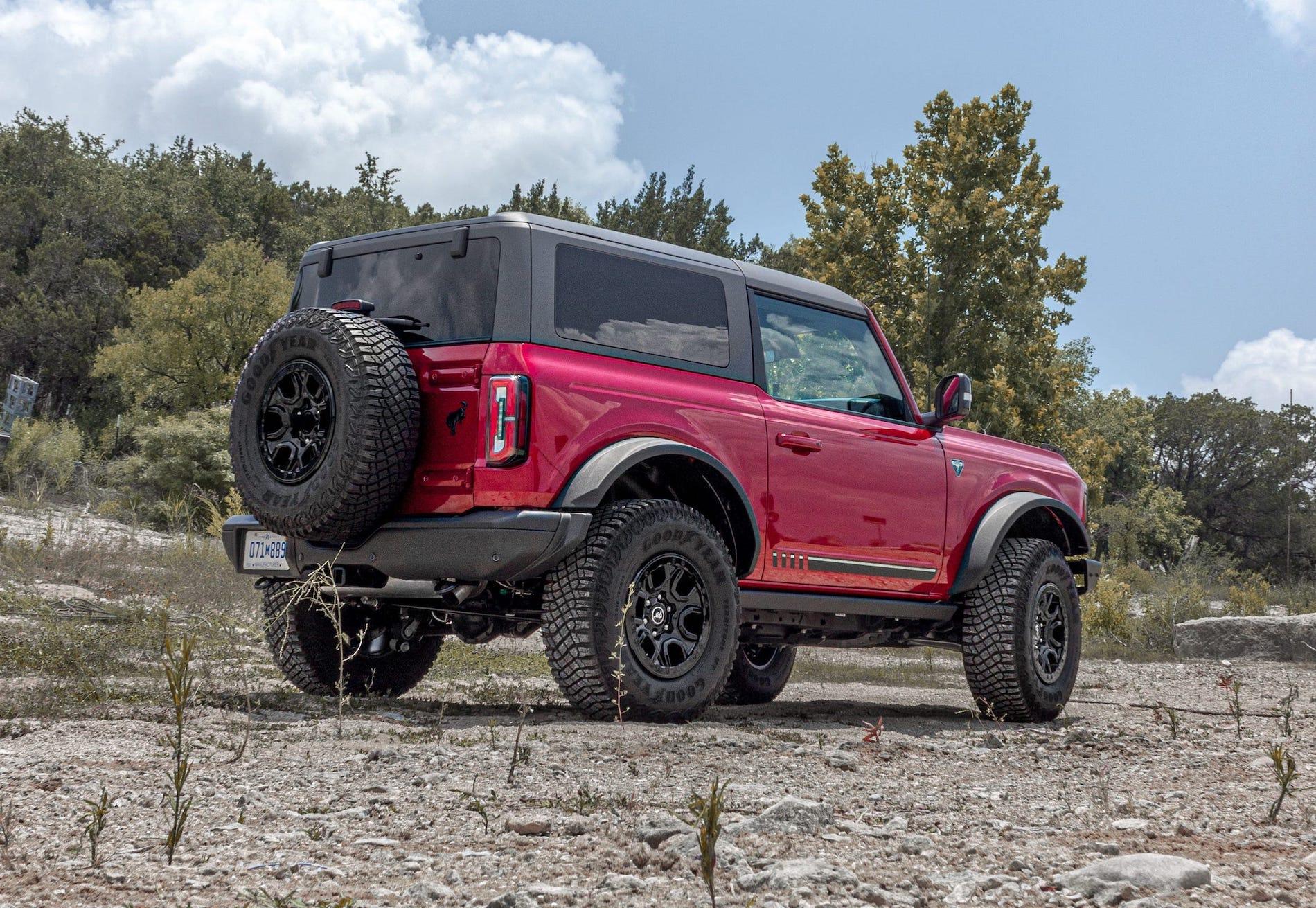 Ford Bronco RAPID RED Bronco Club Rapid Red Bronco First Edition 2-Door MIC Top 5