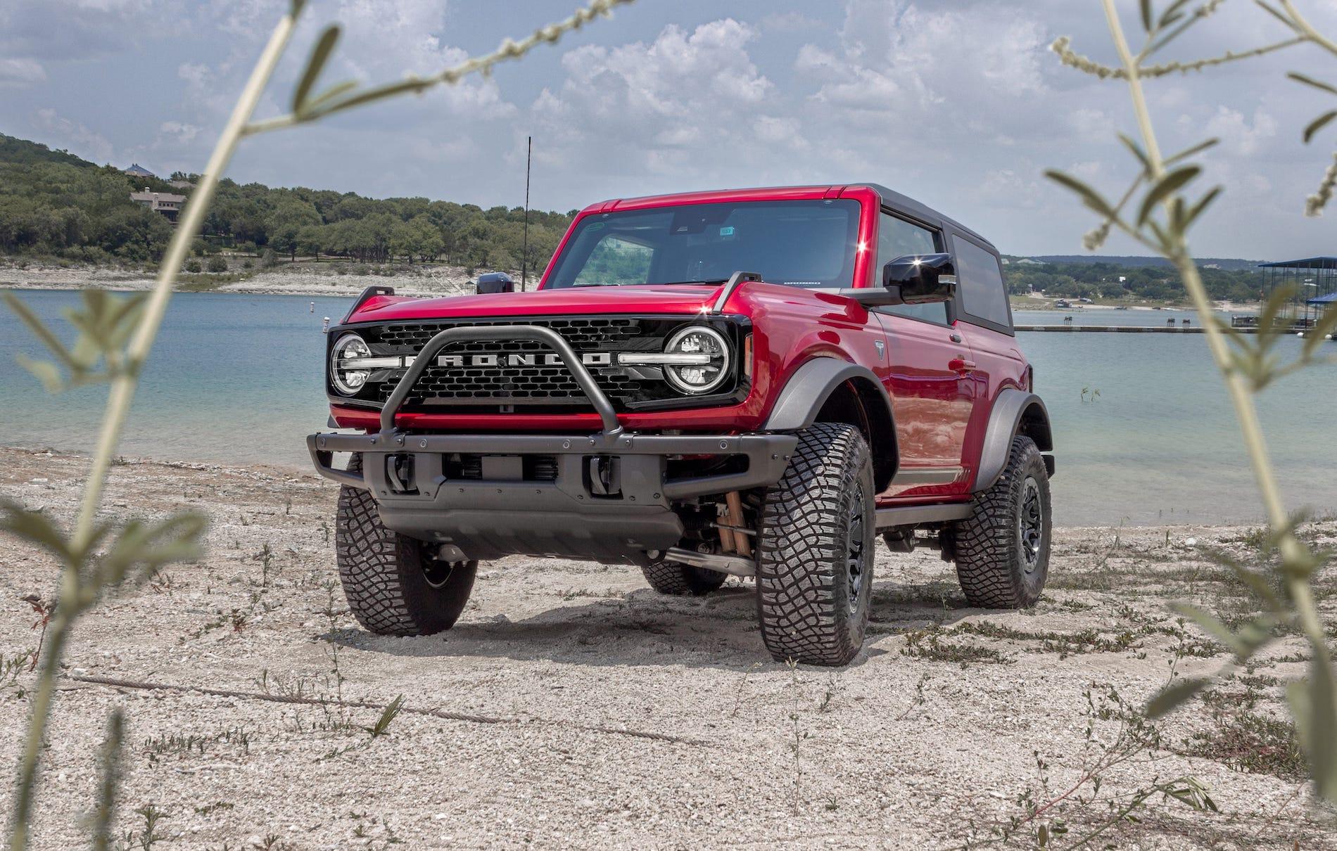 Ford Bronco RAPID RED Bronco Club Rapid Red Bronco First Edition 2-Door MIC Top 7