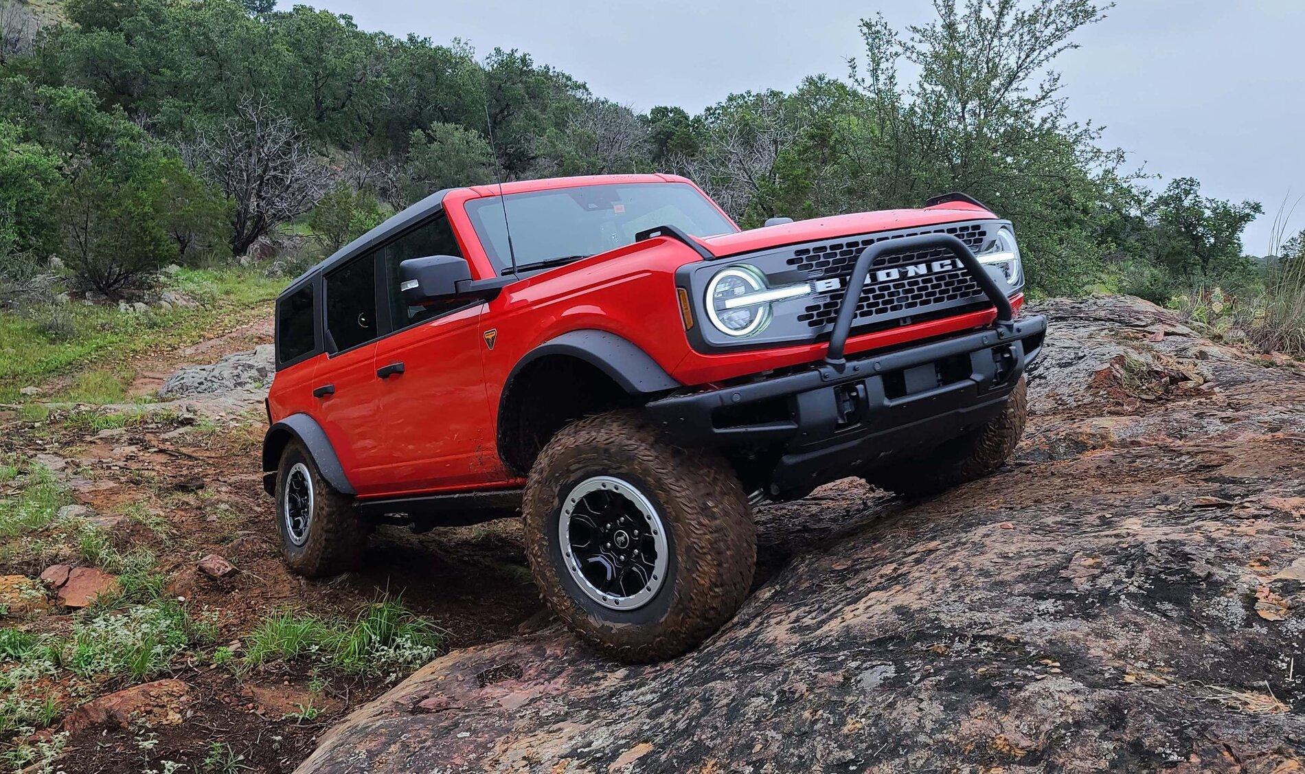 Ford Bronco RACE RED Bronco Club Race Red 4-Door Badlands Bronco MIC Hard To