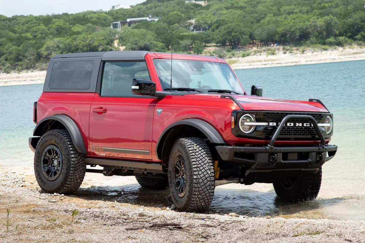 Ford Bronco RAPID RED Bronco Club Rapid Red First Edition Bronco 2-Door Hardtop MIC 4