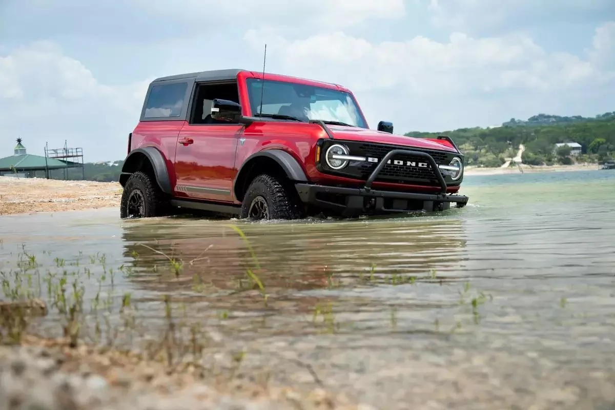 Ford Bronco RAPID RED Bronco Club Rapid Red First Edition Bronco 2-Door Hardtop MIC 6
