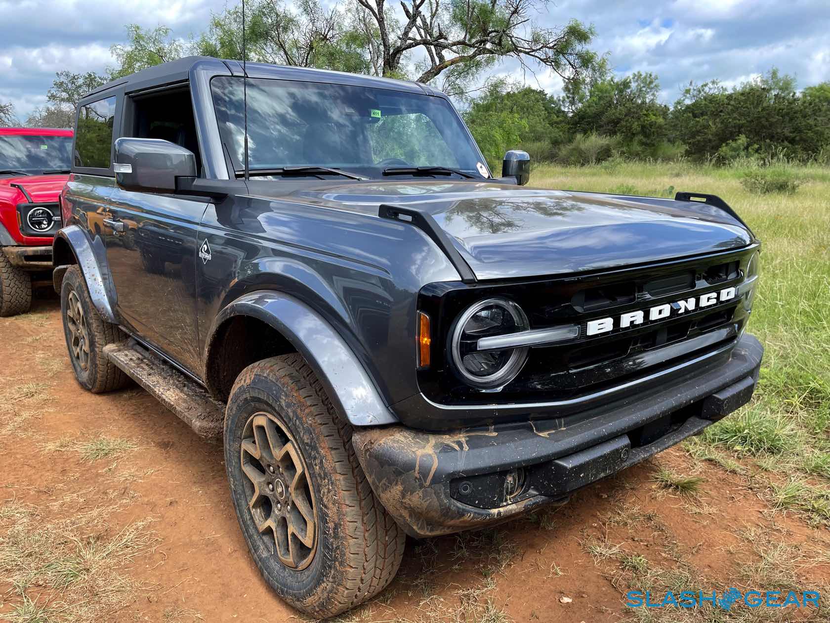 Ford Bronco CARBONIZED GRAY Bronco Club Carbonized Gray Outer Banks Bronco 2-Door Hard Top MIC
