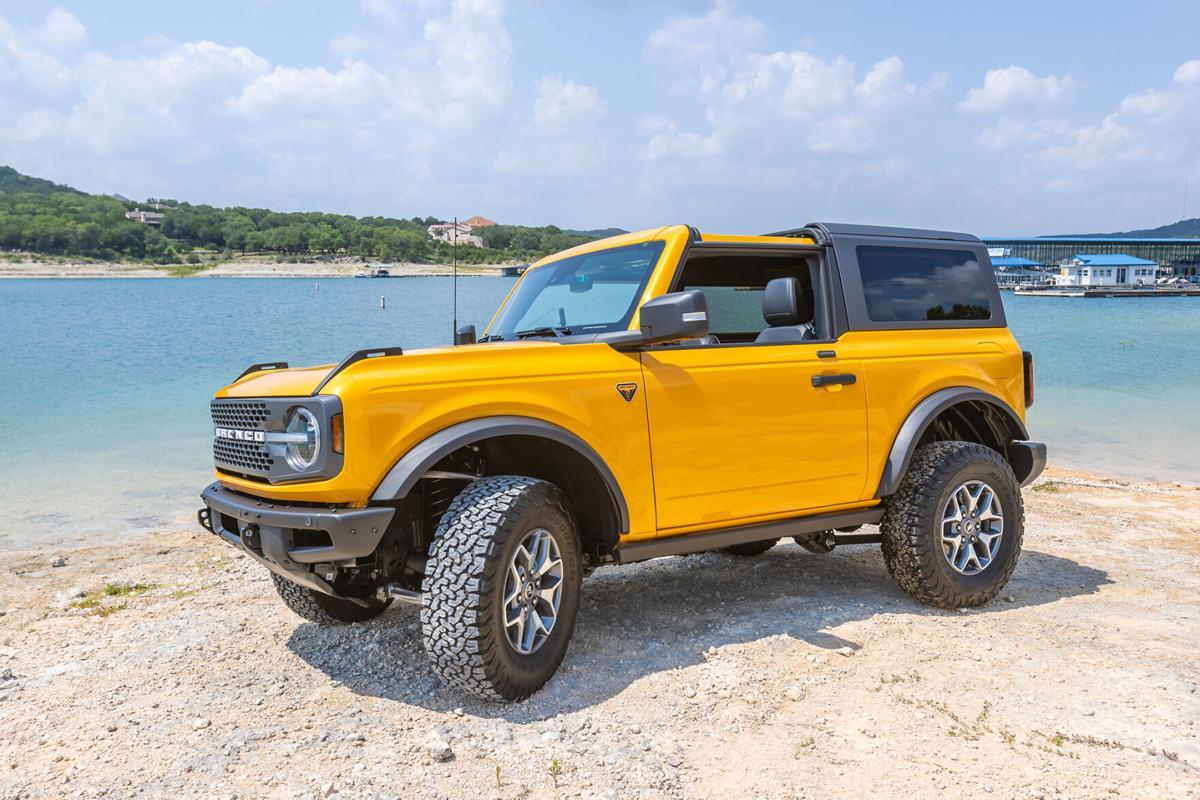 Ford Bronco CYBER ORANGE Bronco Club Hard Top Panel Removed - Cyber Orange Badlands Bronco 2-Door 