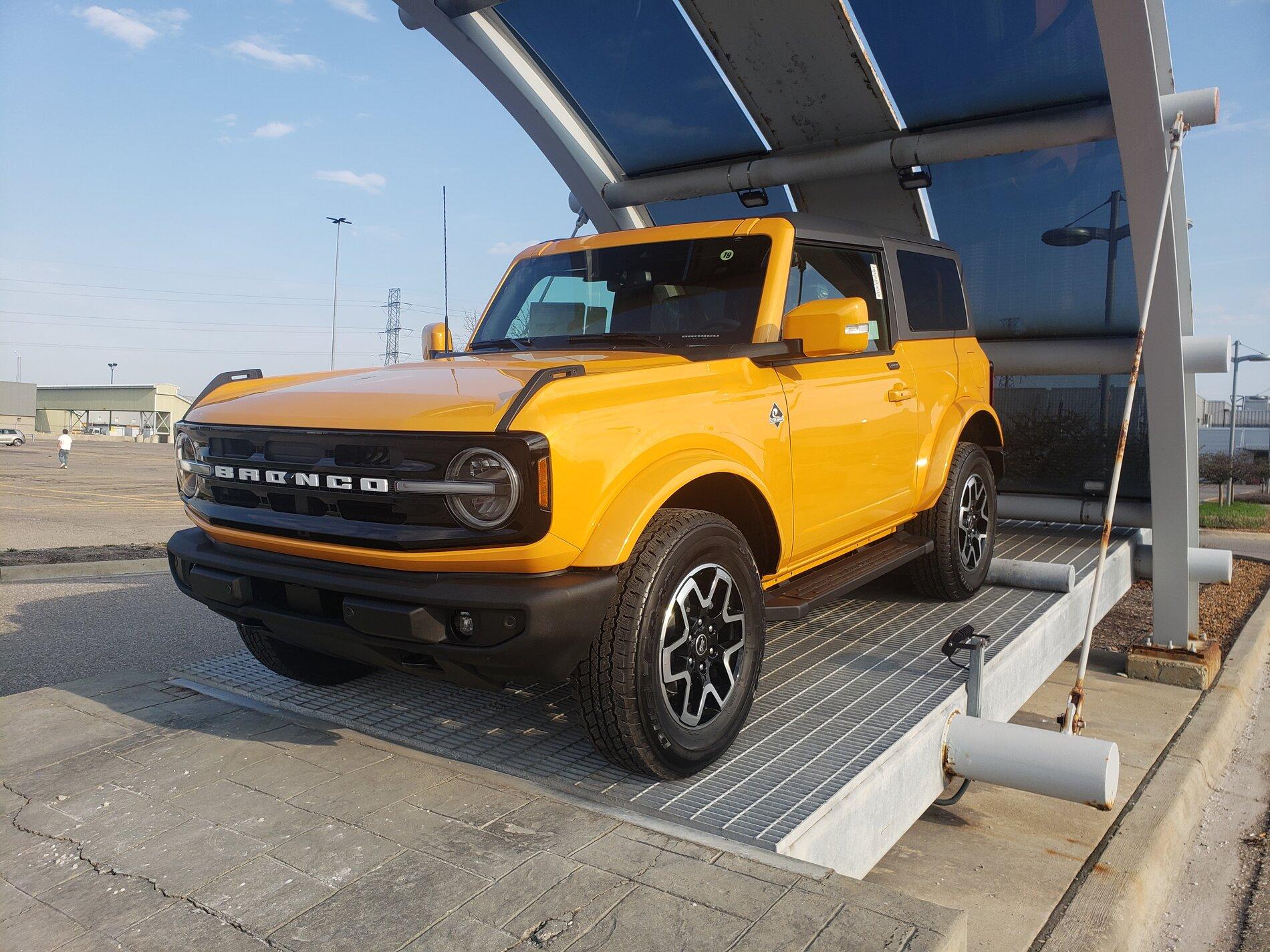 Ford Bronco CYBER ORANGE Bronco Club bronco3