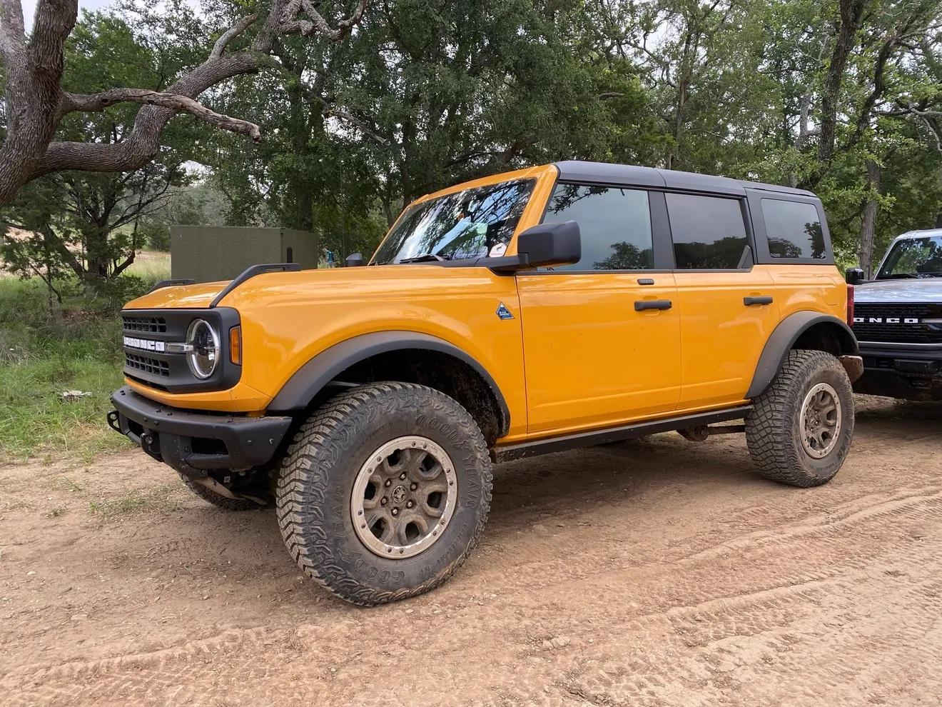 Ford Bronco CYBER ORANGE Bronco Club Cyber Orange Black Diamond Bronco 4-Door MIC Hard To
