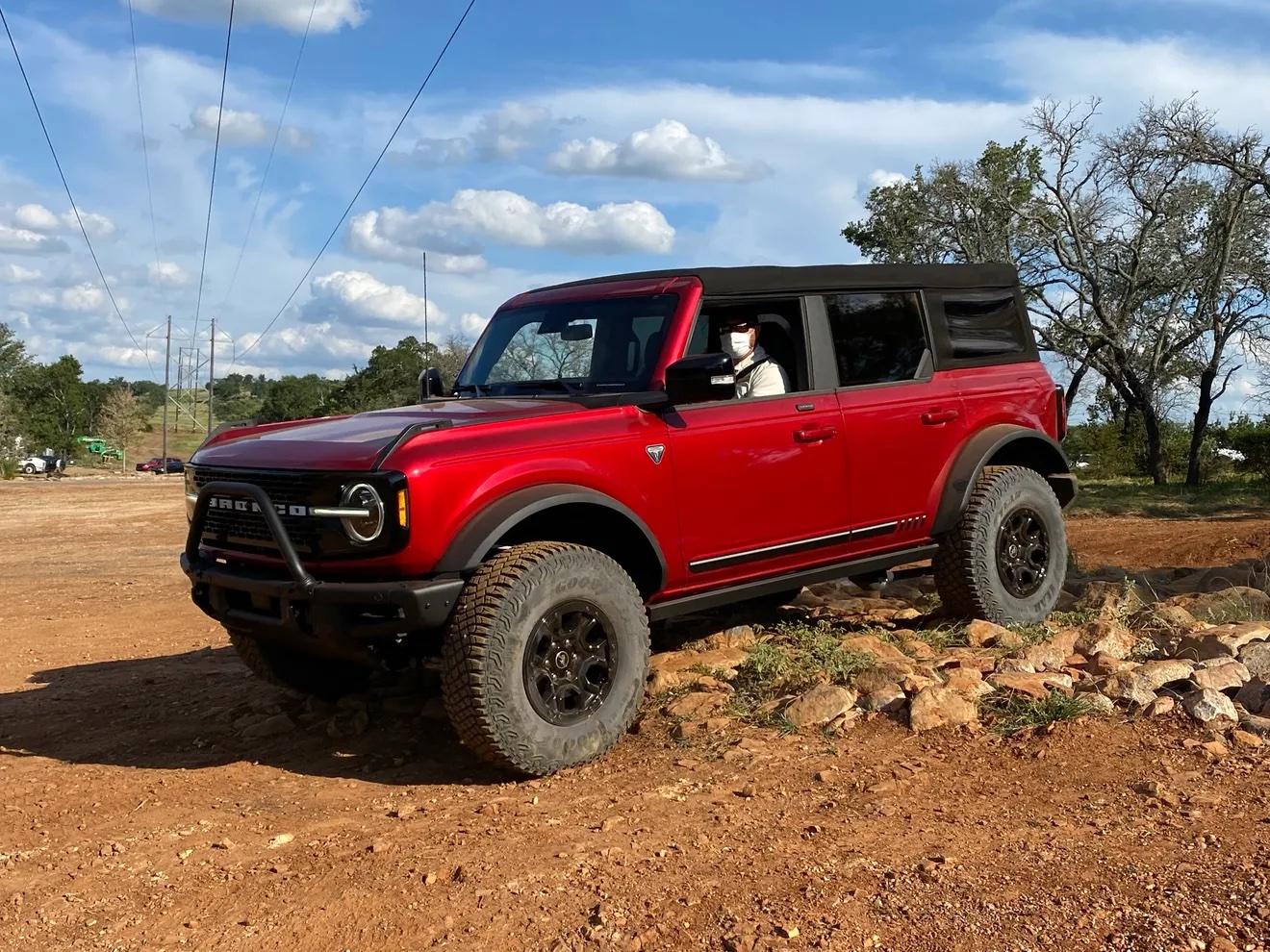 Ford Bronco RAPID RED Bronco Club Rapid Red First Edition Bronco 4-Door Soft Top 1
