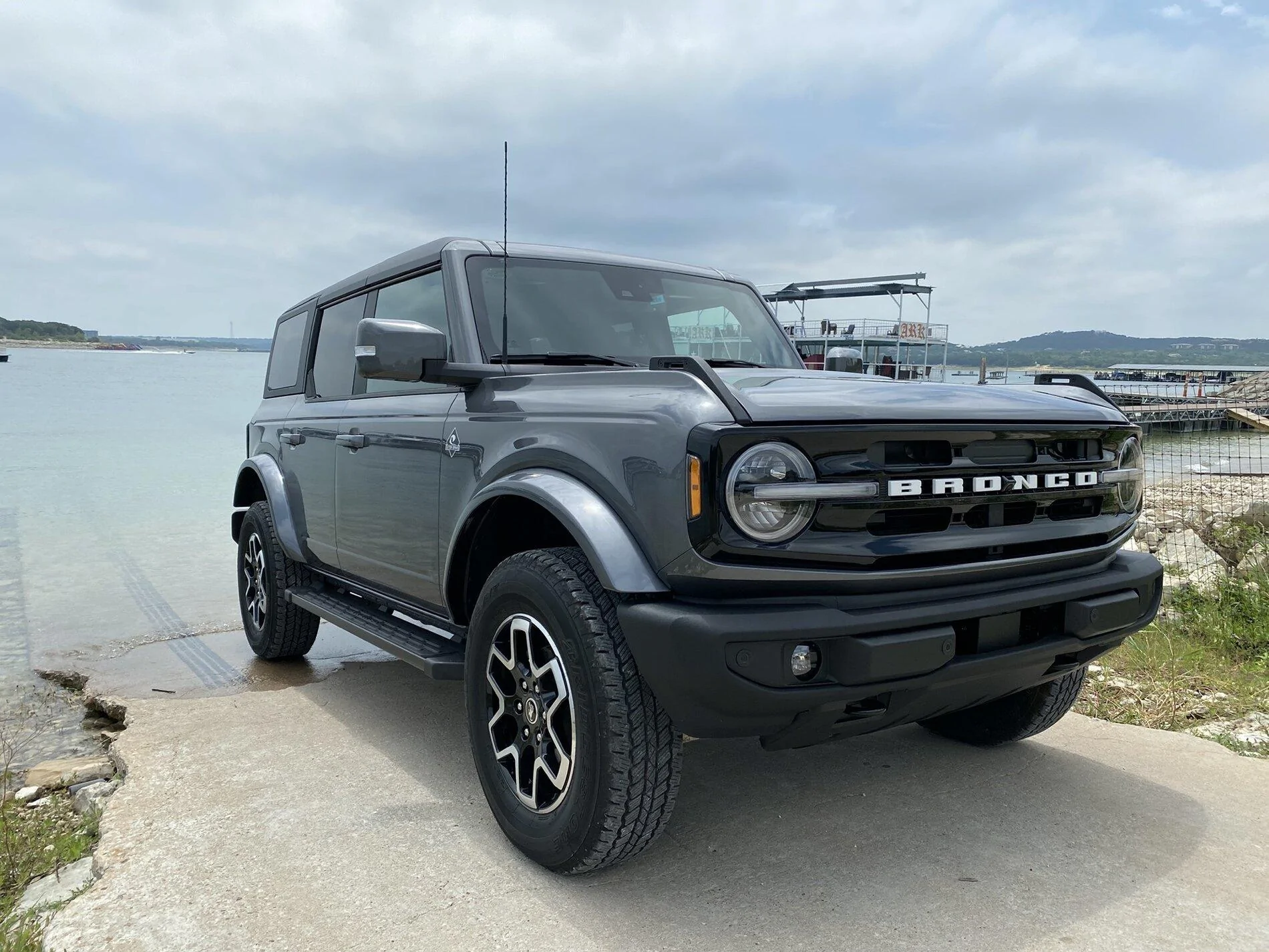 Ford Bronco CARBONIZED GRAY Bronco Club Carbonized Gray Outer Banks Bronco 4-Door MIC Hard Top 5