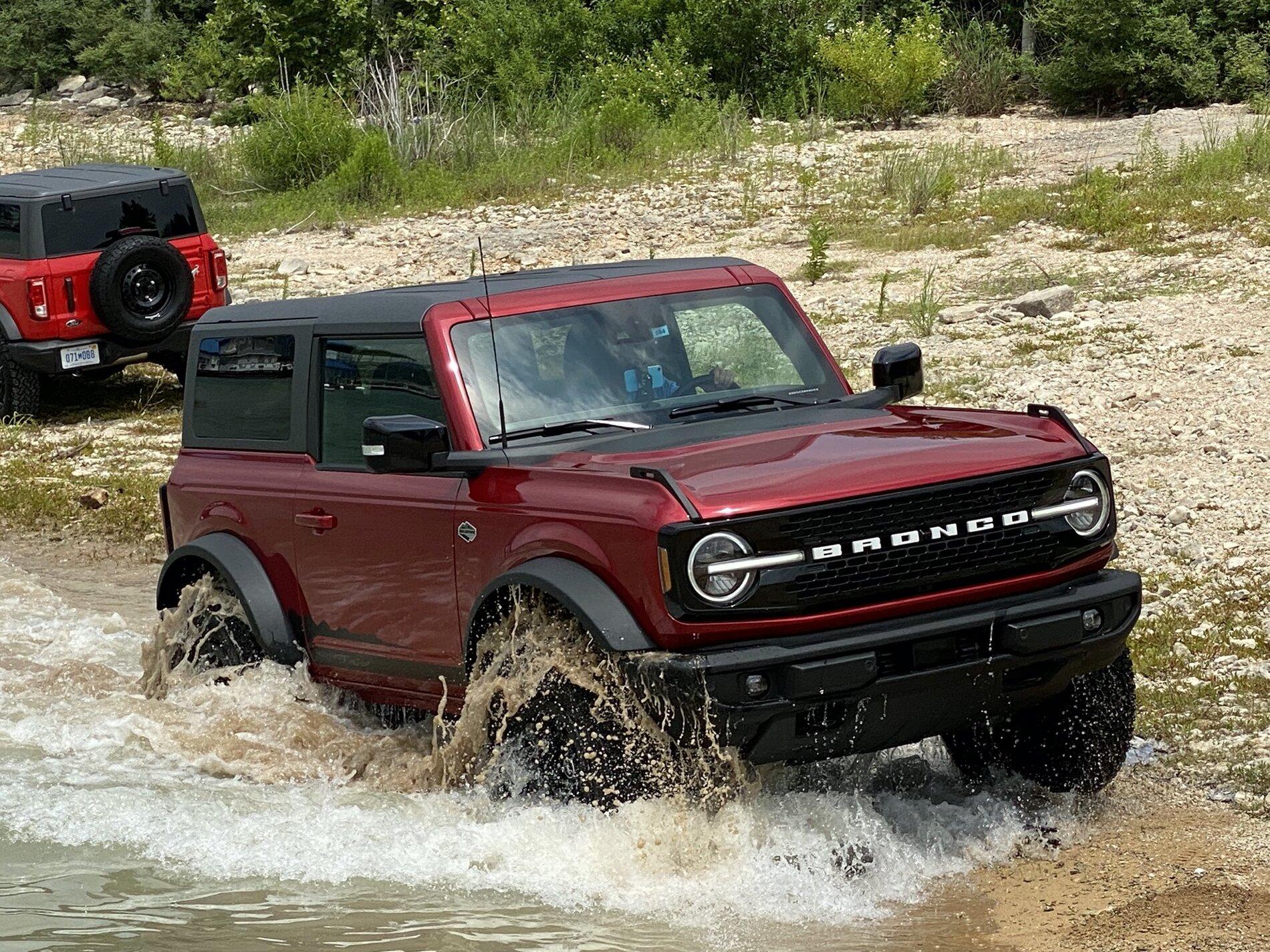 Ford Bronco RAPID RED Bronco Club Rapid Red Wildtrak 2-Door Bronco Hard Top MIC 1