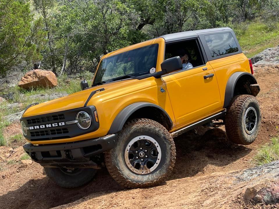 Ford Bronco CYBER ORANGE Bronco Club Cyber Orange Black Diamond Bronco 2-Door MIC To