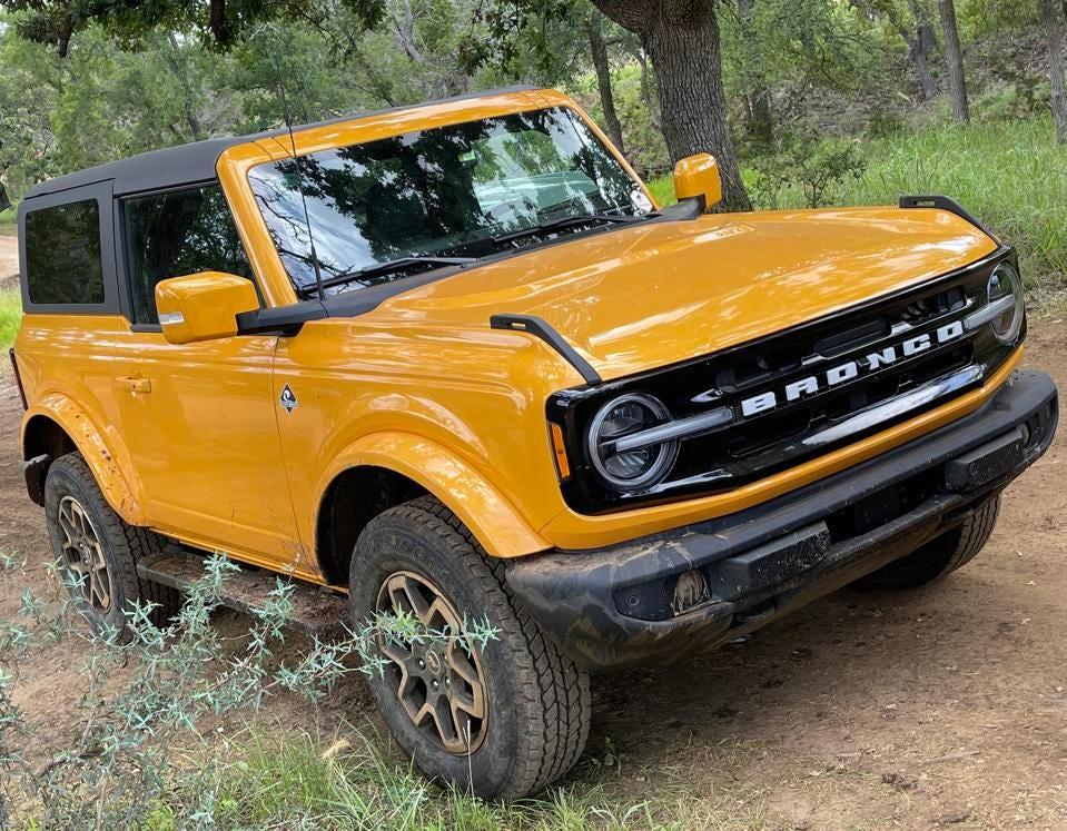 Ford Bronco CYBER ORANGE Bronco Club Cyber Orange Bronco 2-Door Outer Banks Hard To