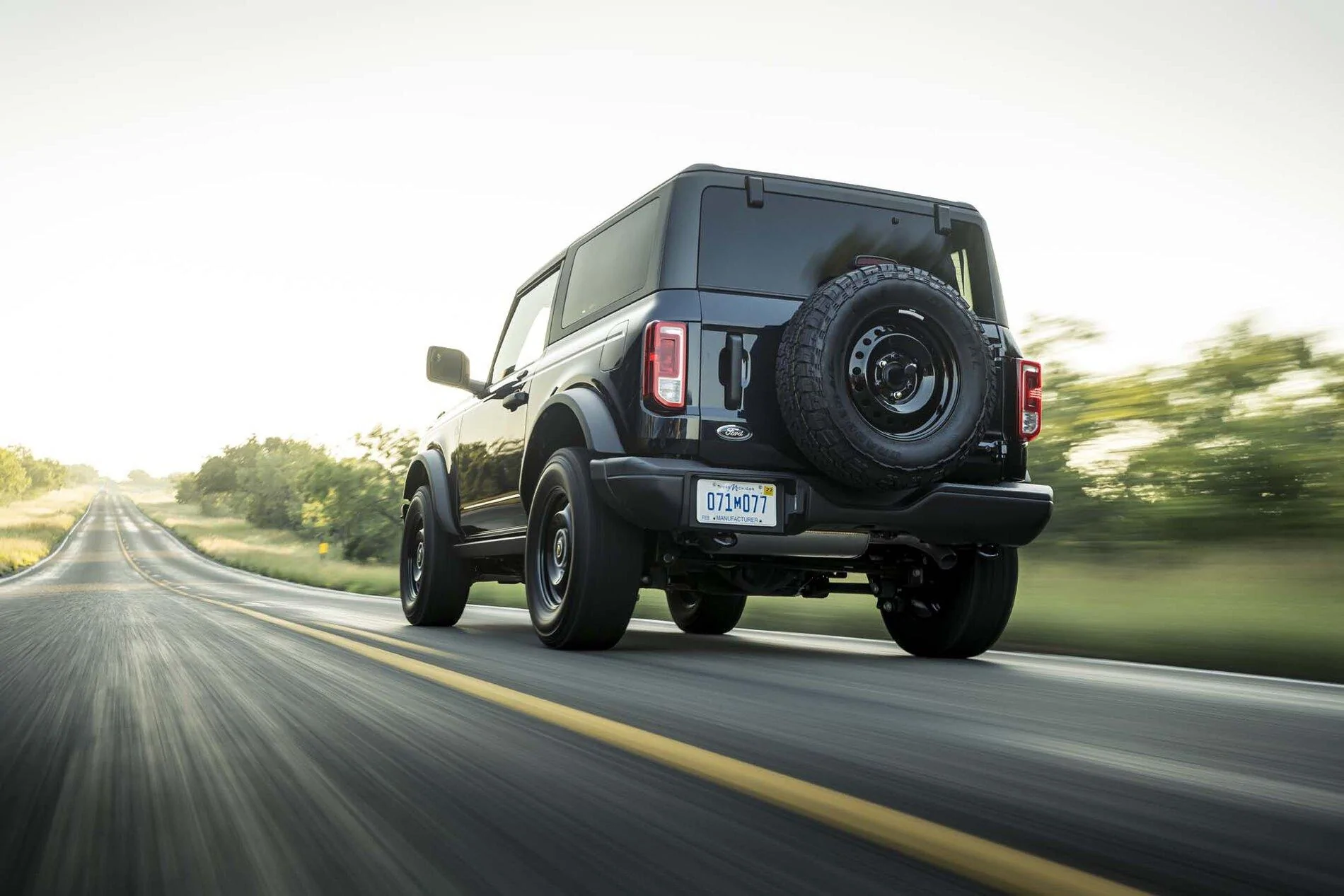 Ford Bronco SHADOW BLACK Bronco Club Shadow Black Black Diamond Bronco 2-Door 2