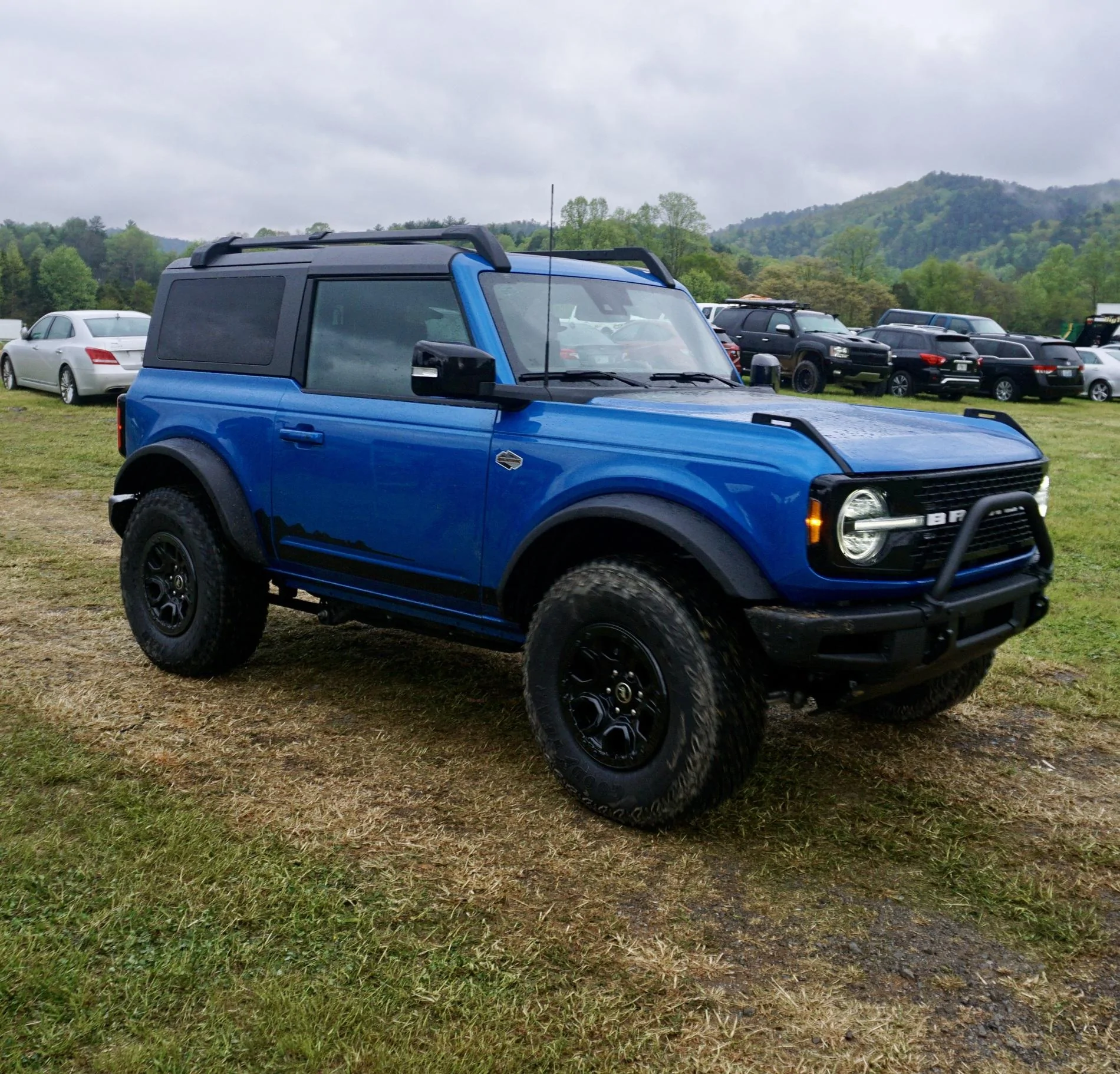 Ford Bronco VELOCITY BLUE Bronco Club FB3-F70-7-C6-F-4-F59-B0-C0-1844-E5-CAD1-E9-1-201-a