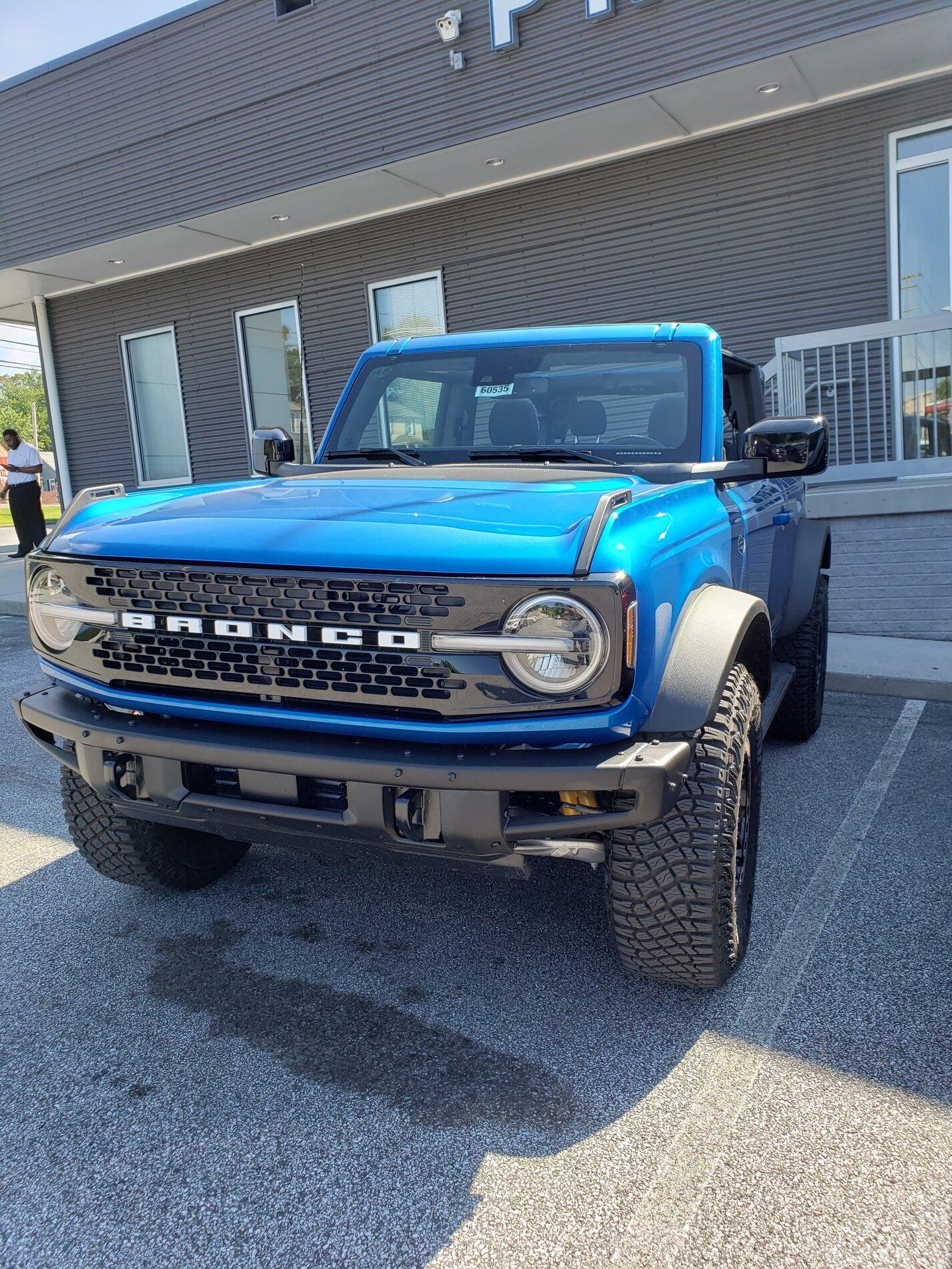 Ford Bronco VELOCITY BLUE Bronco Club 20210630_095242