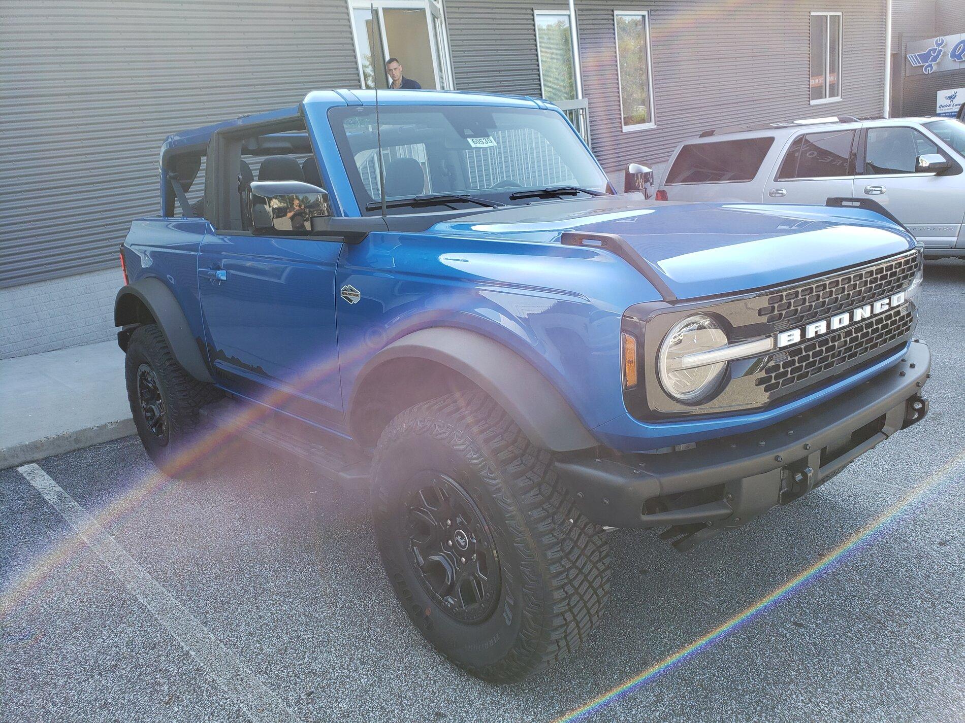 Ford Bronco VELOCITY BLUE Bronco Club 20210630_091127