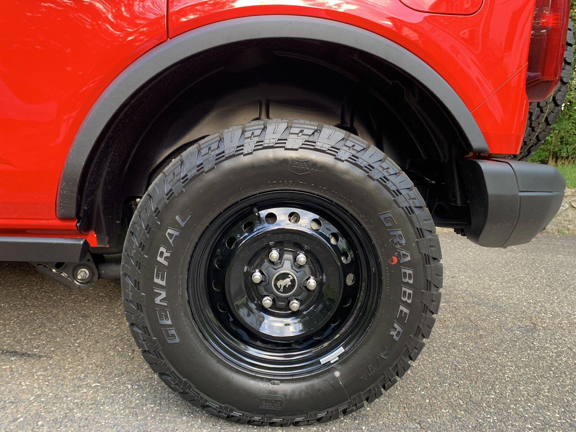 Ford Bronco RACE RED Bronco Club BD33DDB2-C195-4E75-B49D-5EF455426F71