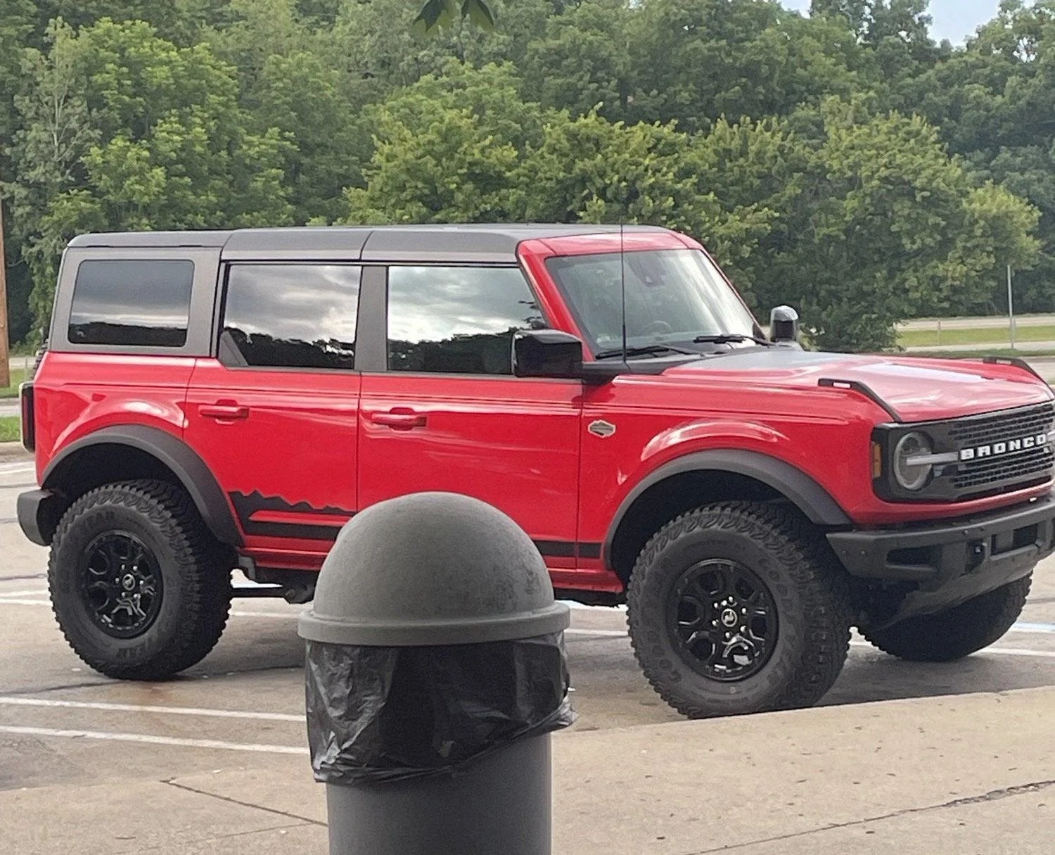 Ford Bronco RACE RED Bronco Club Wildtrak Race Red Bronco 4-Door Hardtop MIC o