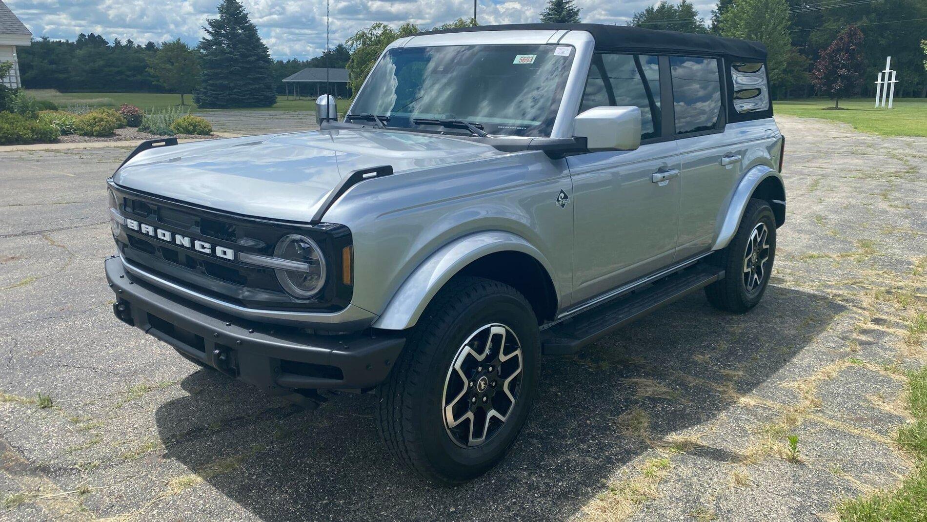 Iconic Silver Outer Banks OBX 4-Door Soft Top 6.jpg