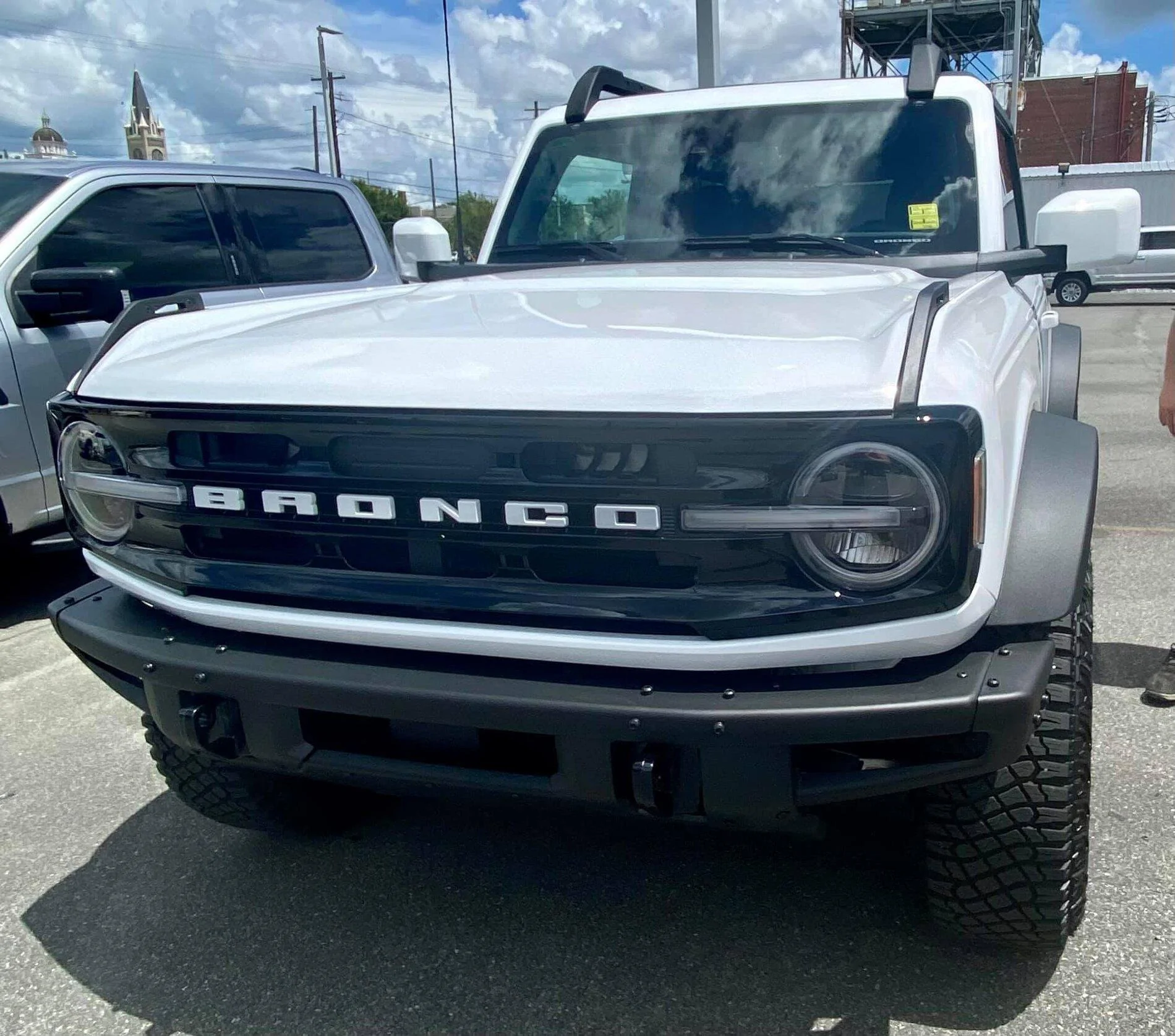 Ford Bronco OXFORD WHITE Bronco Club Bronco Oxford White Outer Banks Sasquatch 2-Door 2