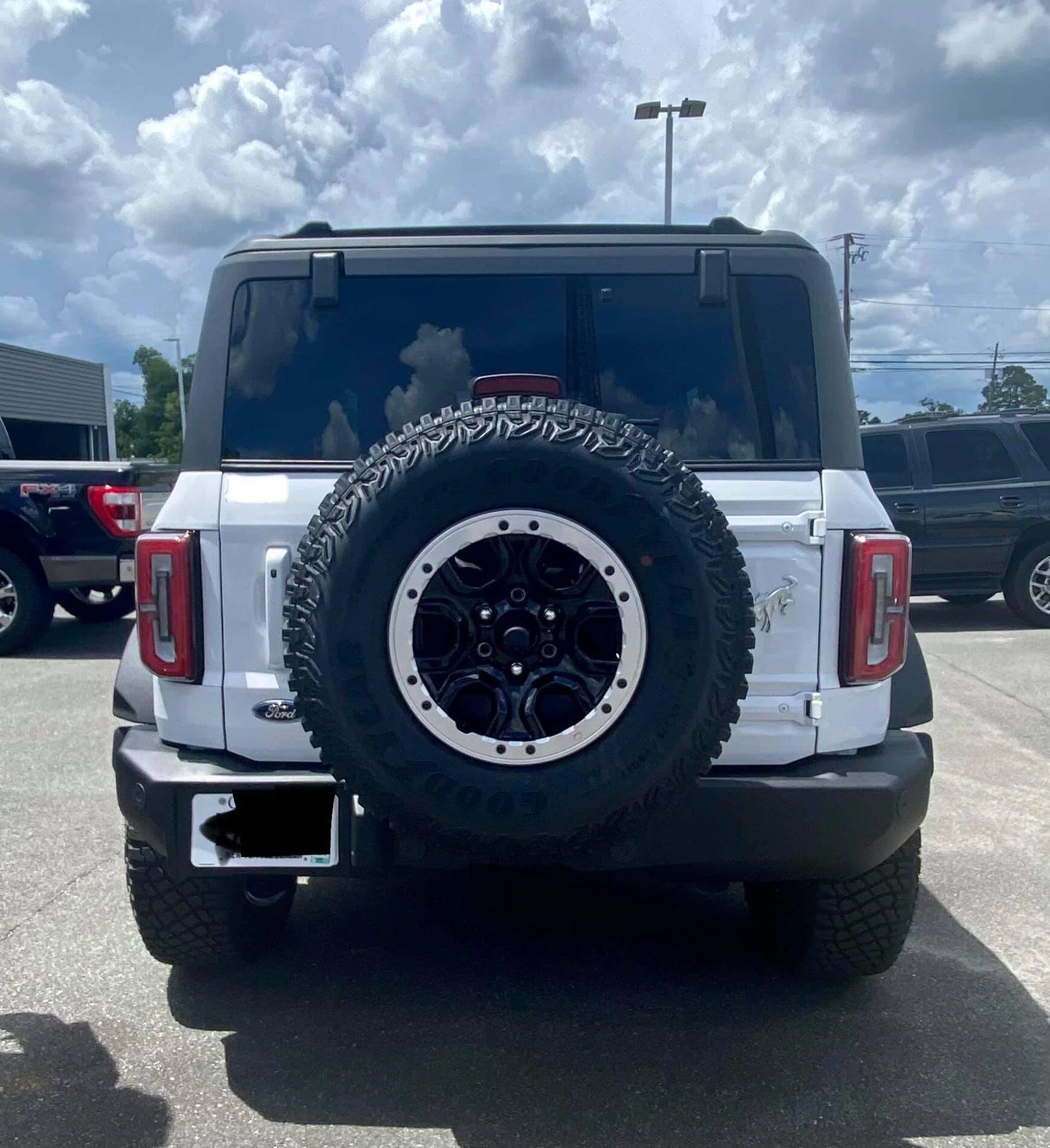 Ford Bronco OXFORD WHITE Bronco Club Bronco Oxford White Outer Banks Sasquatch 2-Door 1