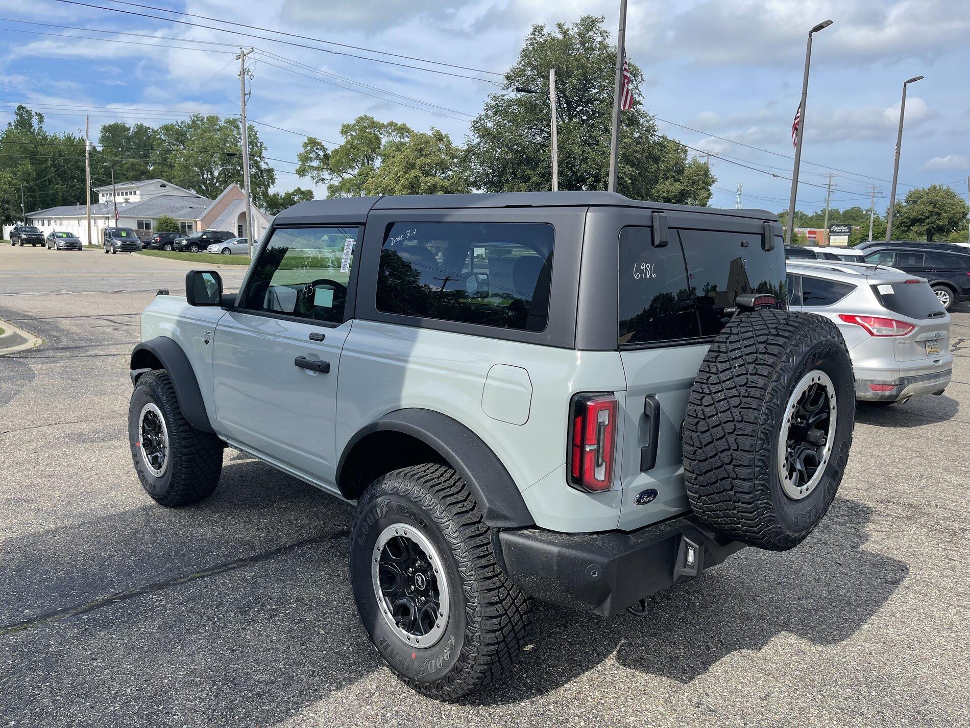 Ford Bronco CACTUS GRAY Bronco Club 5734BBC4-17F0-4A76-95CA-506C6EB63638