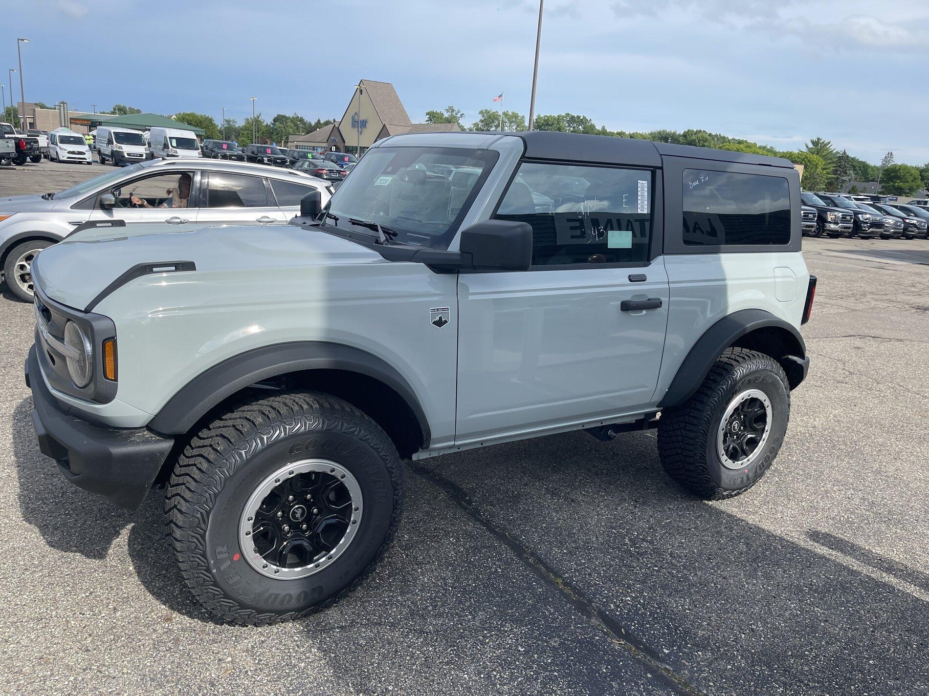 Ford Bronco CACTUS GRAY Bronco Club A697DAC3-3254-4CCD-968F-292DFA736270