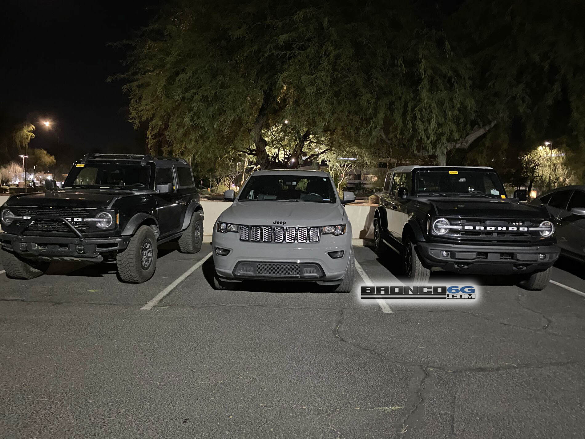 Ford Bronco Size Comparison? Bronco vs Jeep Grand Cherokee Sting Gray 4