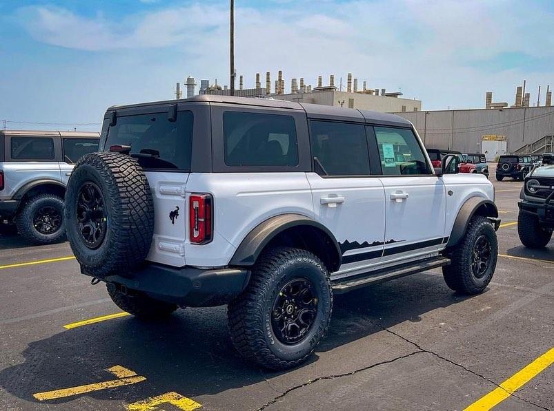 Ford Bronco OXFORD WHITE Bronco Club Oxford White Wildtrak 2021 Bronco 4-Door Hard Top MIC Top 2