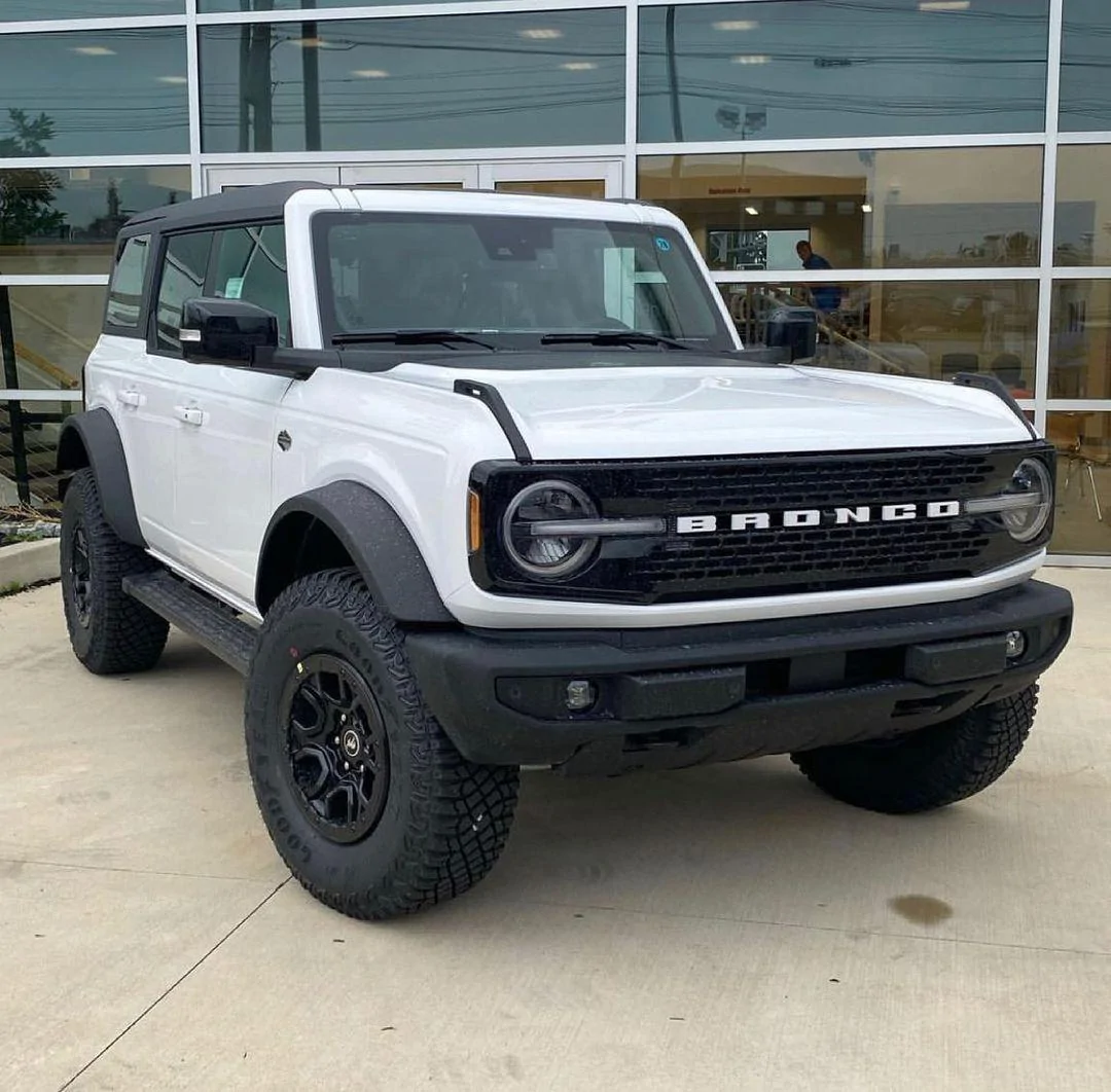 Ford Bronco OXFORD WHITE Bronco Club 210929243_796573400968255_8331399725801267621_n