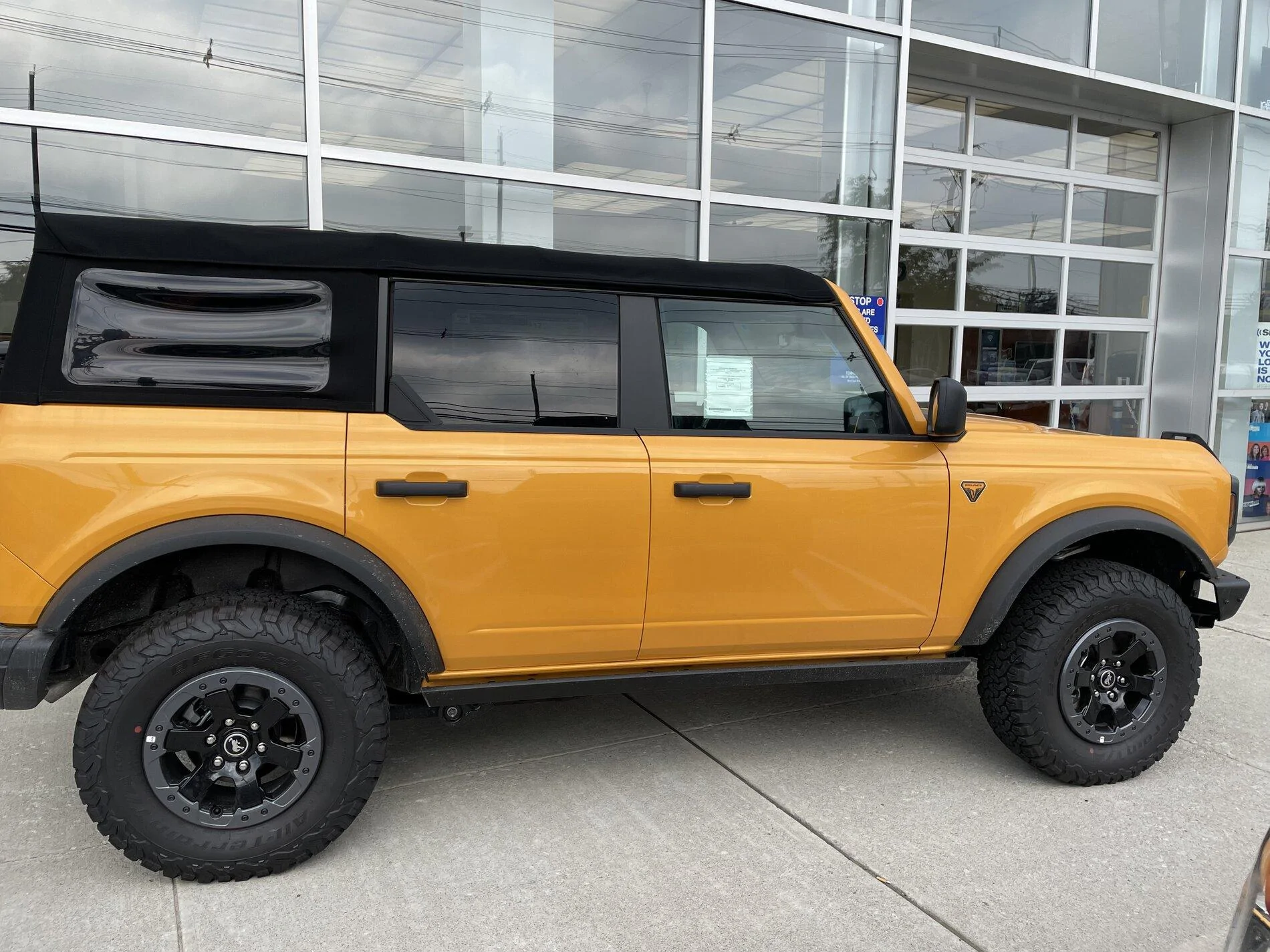 Ford Bronco CYBER ORANGE Bronco Club IMG-2437