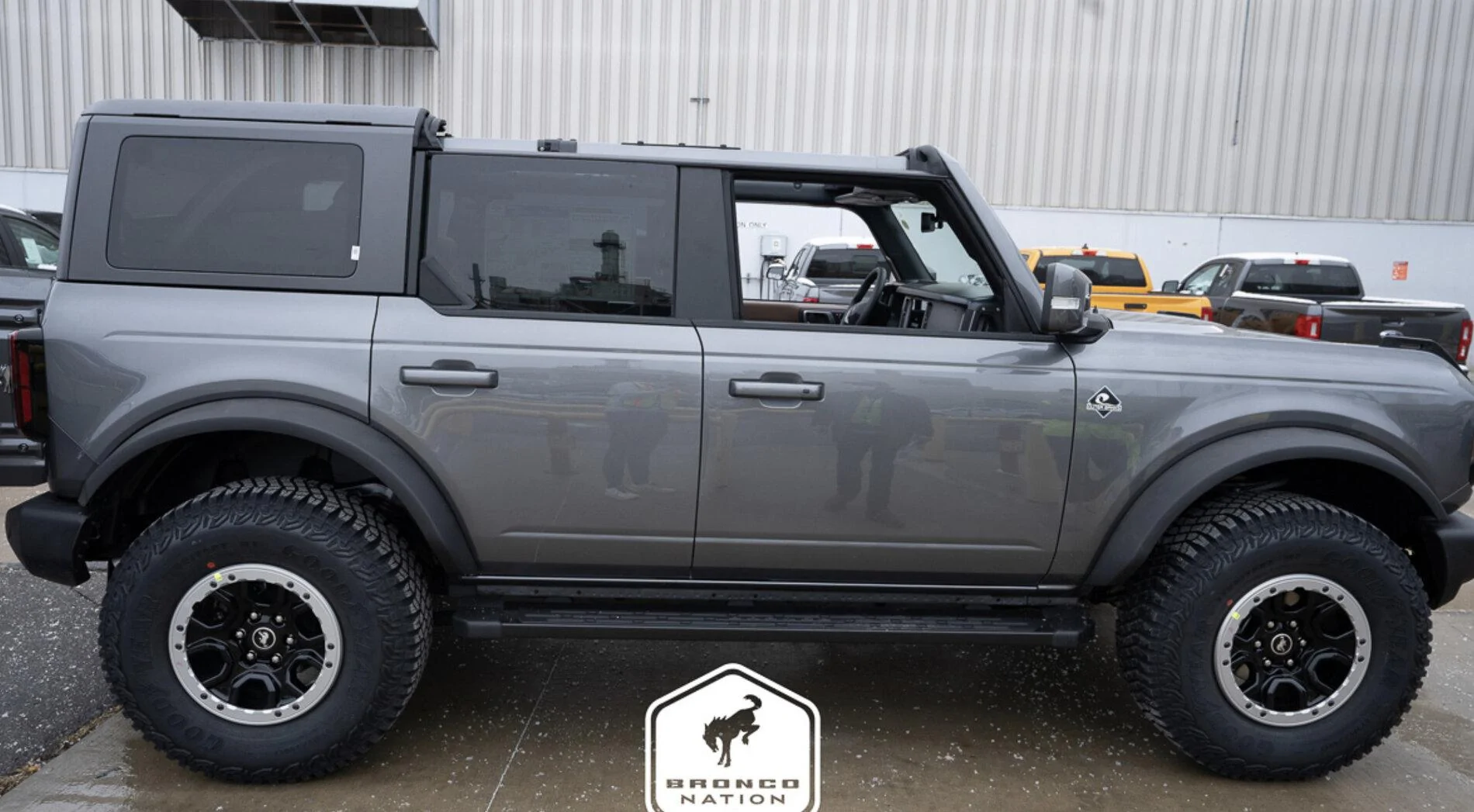 Ford Bronco CARBONIZED GRAY Bronco Club Carb Gray