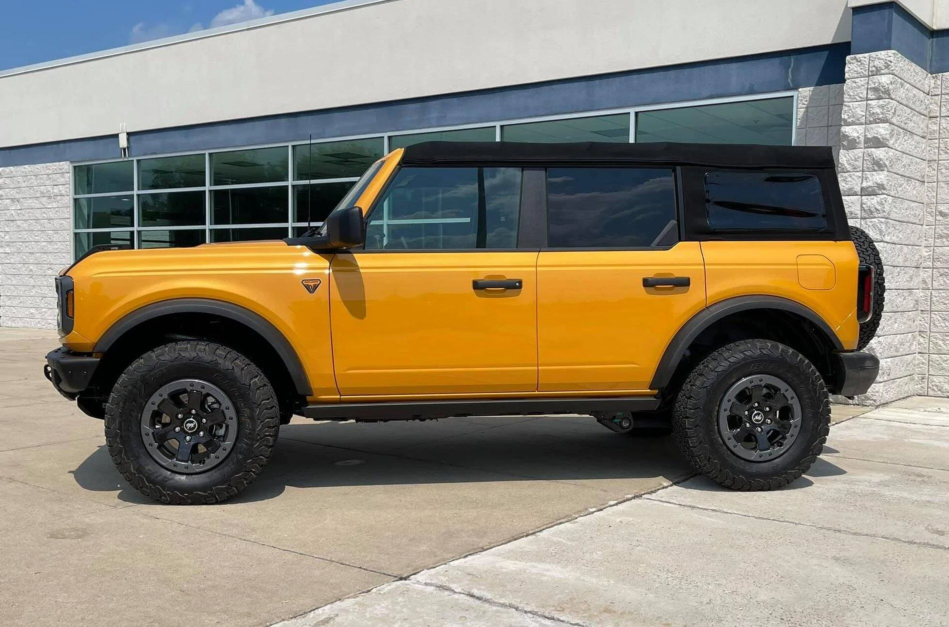 Ford Bronco CYBER ORANGE Bronco Club Cyber Orange Badlands Bronco 4-Door Soft To