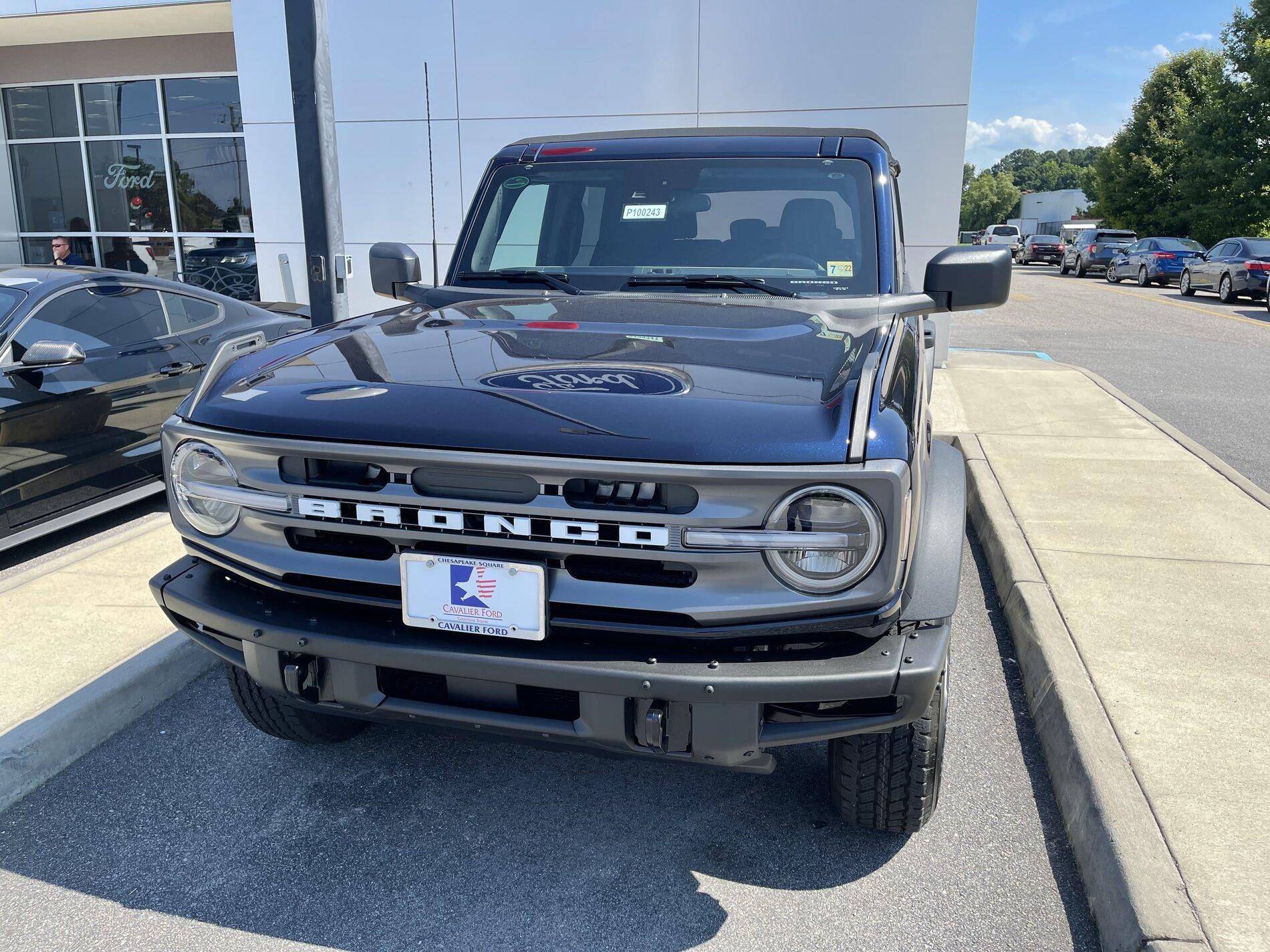Ford Bronco ANTIMATTER BLUE Bronco Club 7149B441-08C6-4A06-A5D2-4CF1B01D7E6C