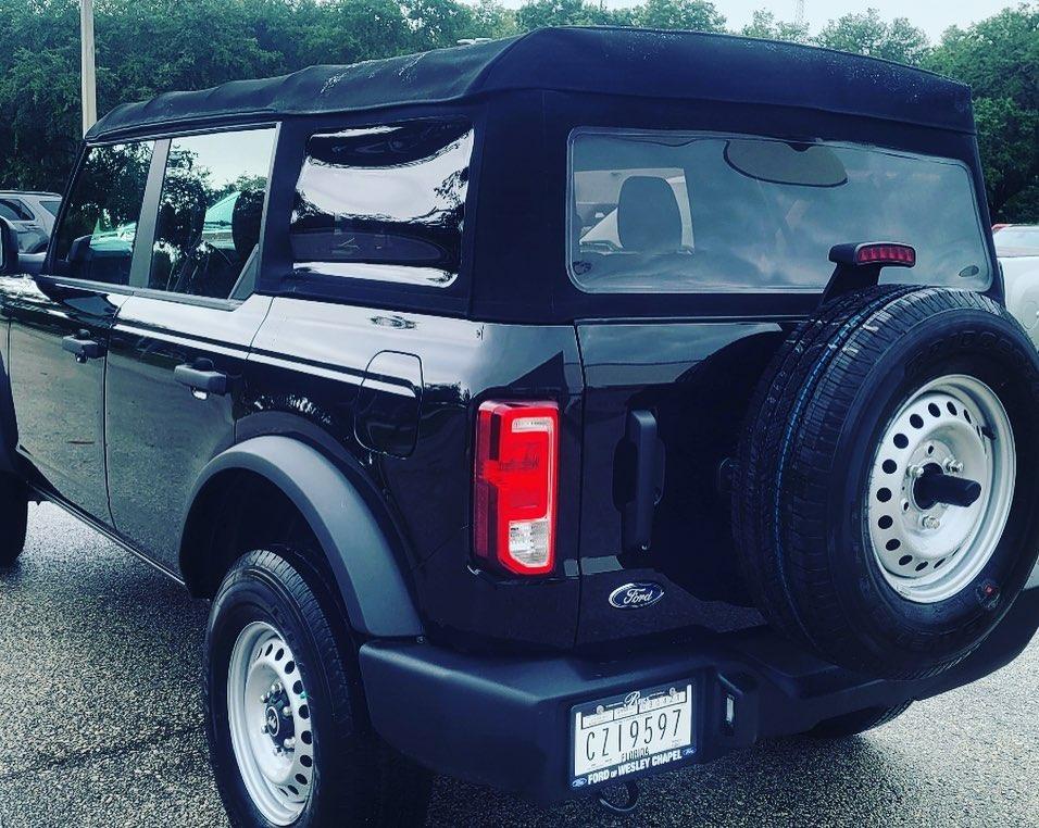 Ford Bronco SHADOW BLACK Bronco Club Shadow Black Base Bronco Steel Wheels Steelies 4-Door Soft Top 1