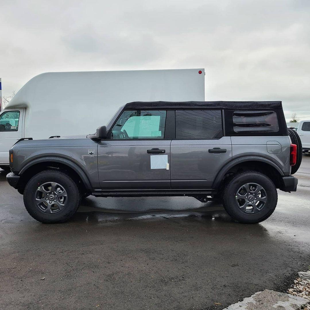 Ford Bronco CARBONIZED GRAY Bronco Club Carbonized Gray Big Bend 4 Door Bronco Soft Top 4