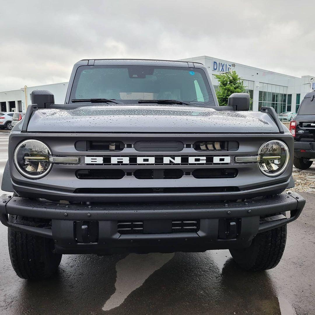 Ford Bronco CARBONIZED GRAY Bronco Club Carbonized Gray Big Bend 4 Door Bronco Soft Top 3