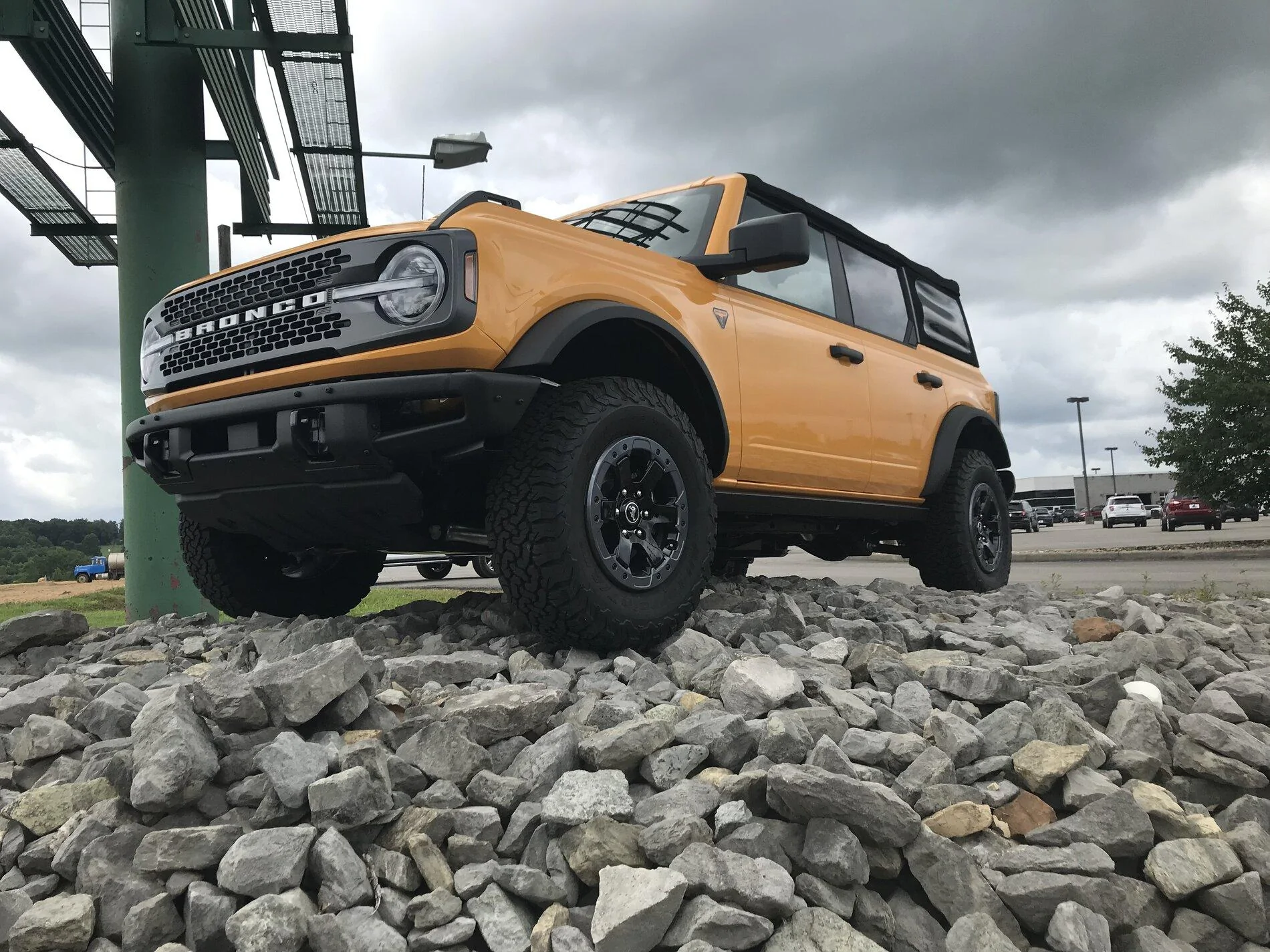 Ford Bronco CYBER ORANGE Bronco Club AE3C86B1-13CC-41FA-B730-F9FB18D09895