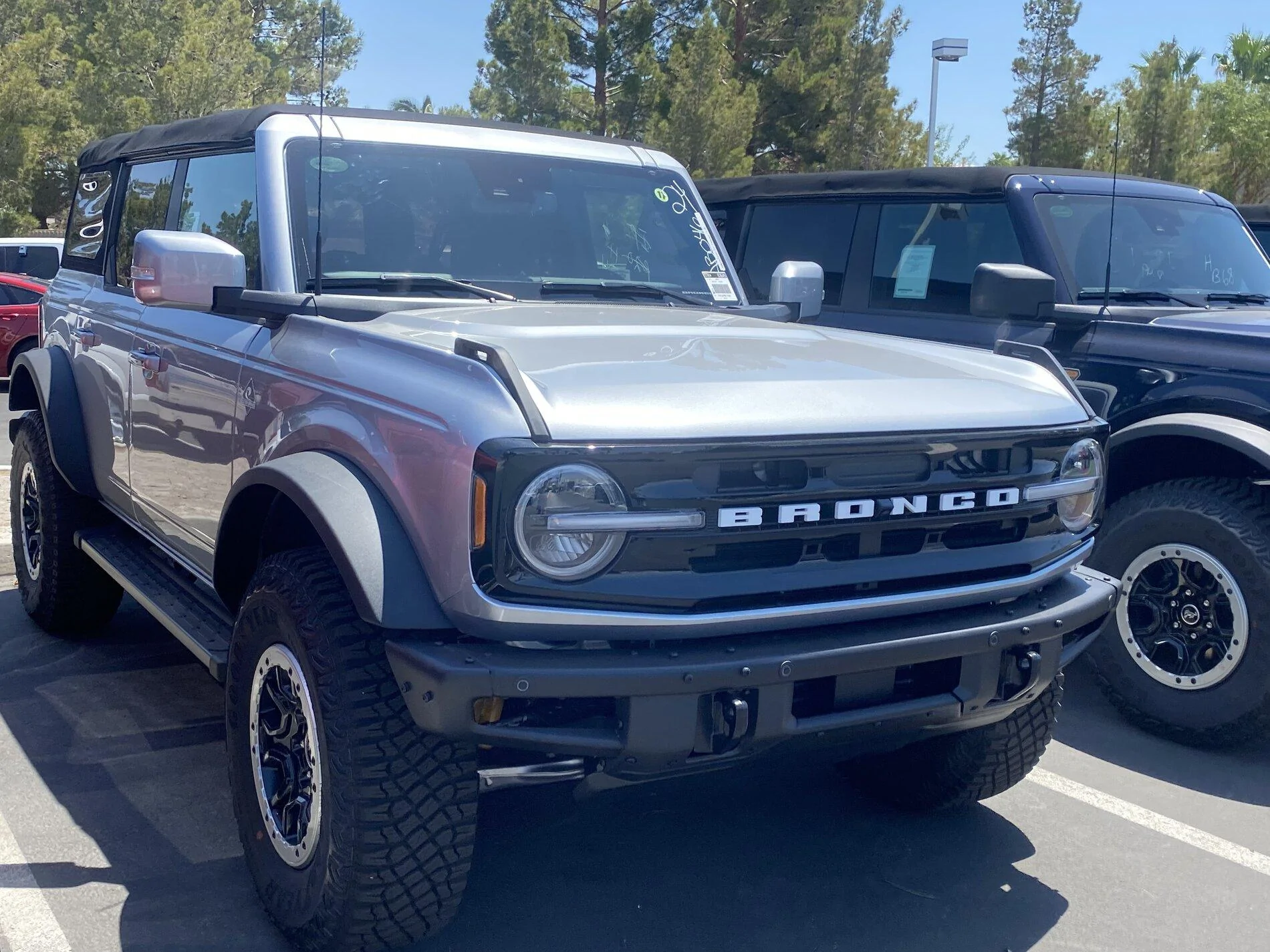 Ford Bronco Vegas! 51E0D340-1282-4B95-8E01-ECC3667B20E7