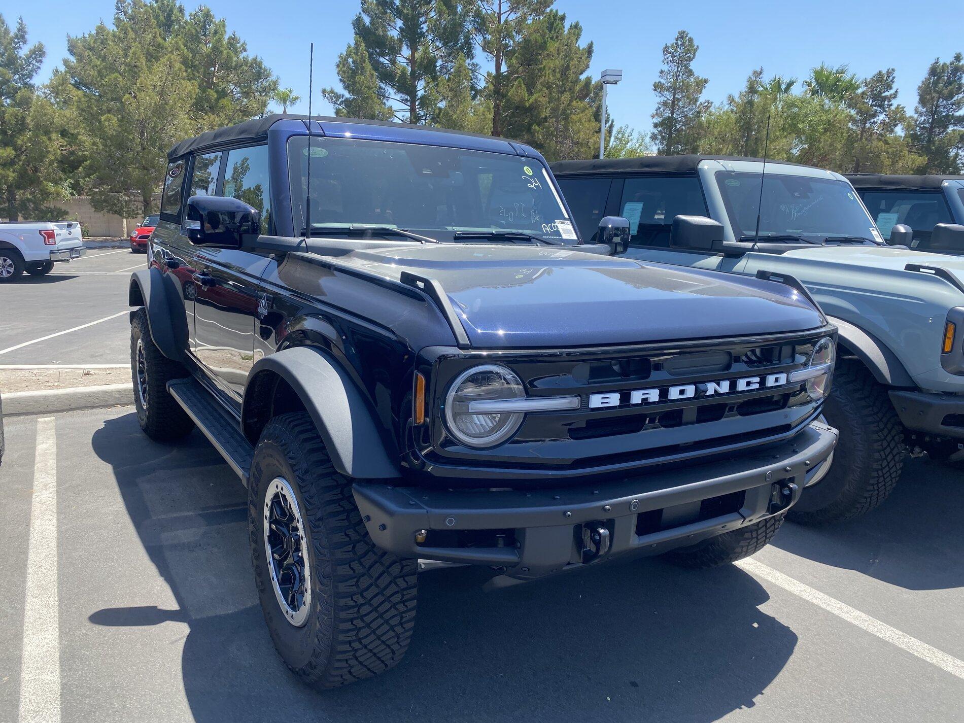 Ford Bronco Vegas! 45F4E52C-69D8-48E8-B0B3-1A661586D98E