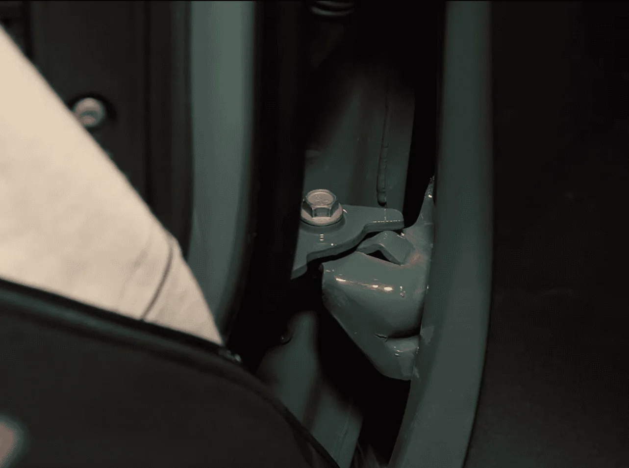 Ford Bronco Step-By-Step Instructions to Remove And Install Bronco Doors & Onboard Storage Kit / Bags [Official Ford Video] Screen Shot 2021-07-10 at 2.46.55 PM