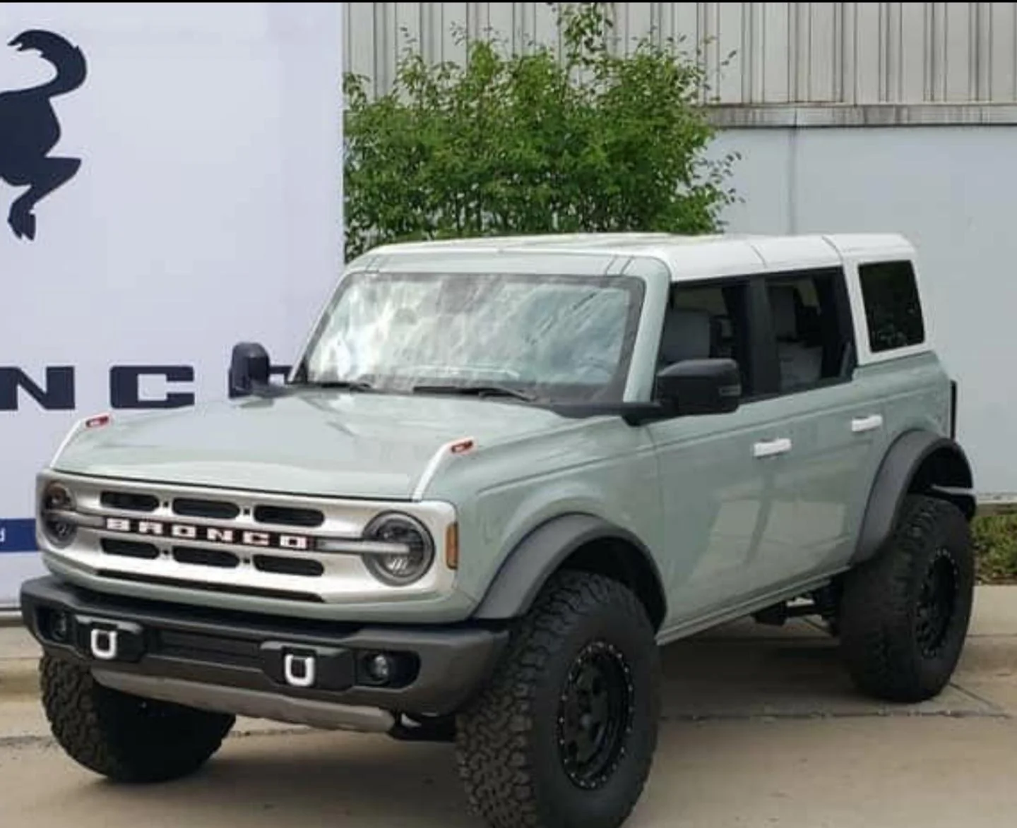 Ford Bronco Photoshop request - Dog-dish Hubcpas 20200721_185808