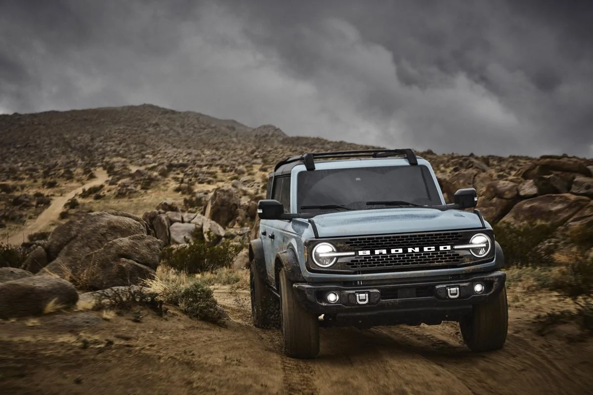 Ford Bronco Color check please Bronco-4dr-01
