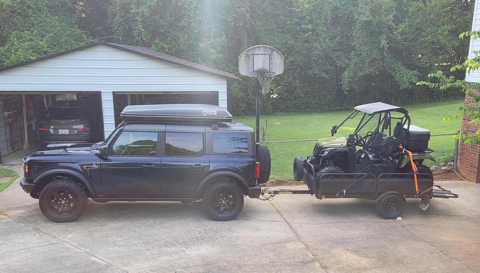 Ford Bronco ANTIMATTER BLUE Bronco Club Bronco Antimatter Blue Black Diamond 4-Door MIC Hard Top Towing 2