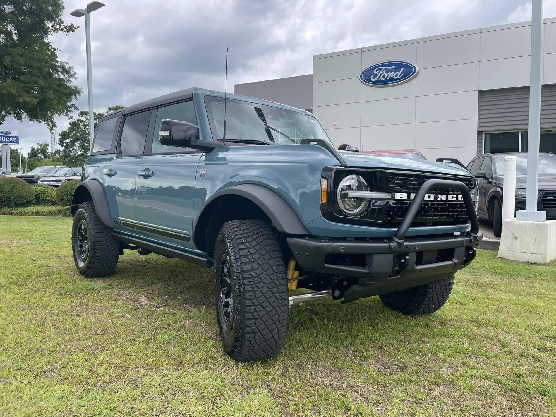 Ford Bronco AREA 51 Bronco Club Cactus Gray Bronco First Edition 4-Door MIC Hard Top 1
