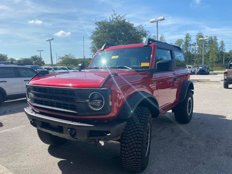 Ford Bronco RAPID RED Bronco Club Basesquatch Bronco Base Sasquatch Rapid Red 2-Door MIC Hard Top 1