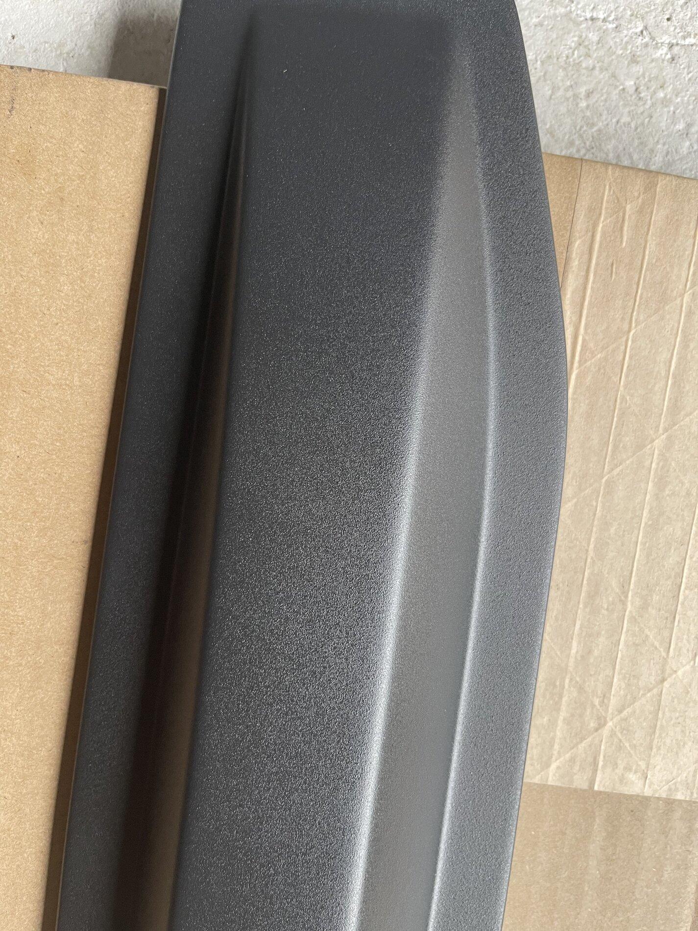 Ford Bronco Pics & Impressions: Bronco Bimini Mesh Top, Door Molding Kit, Cargo Area Liner, Pet Barrier, Tailgate Table, Hitch Shackle Kit, Door Sill Plates 8363D9C5-04E9-4D05-9B7E-EF616DCB34FC