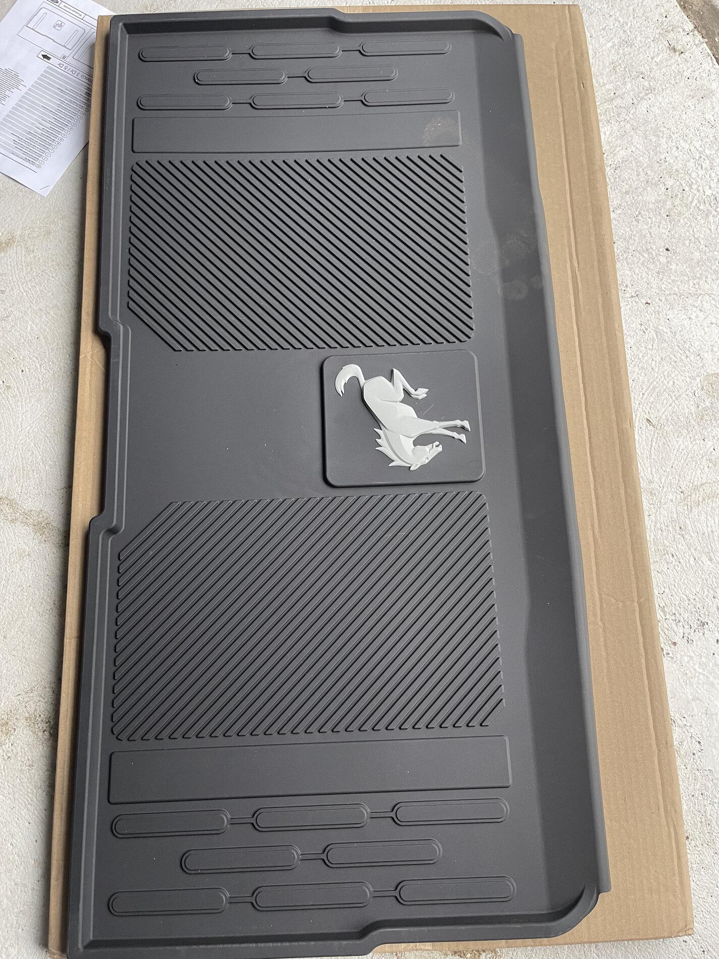 Ford Bronco Pics & Impressions: Bronco Bimini Mesh Top, Door Molding Kit, Cargo Area Liner, Pet Barrier, Tailgate Table, Hitch Shackle Kit, Door Sill Plates 2CB67C8B-E93E-4895-9180-A40E9E20C8E6
