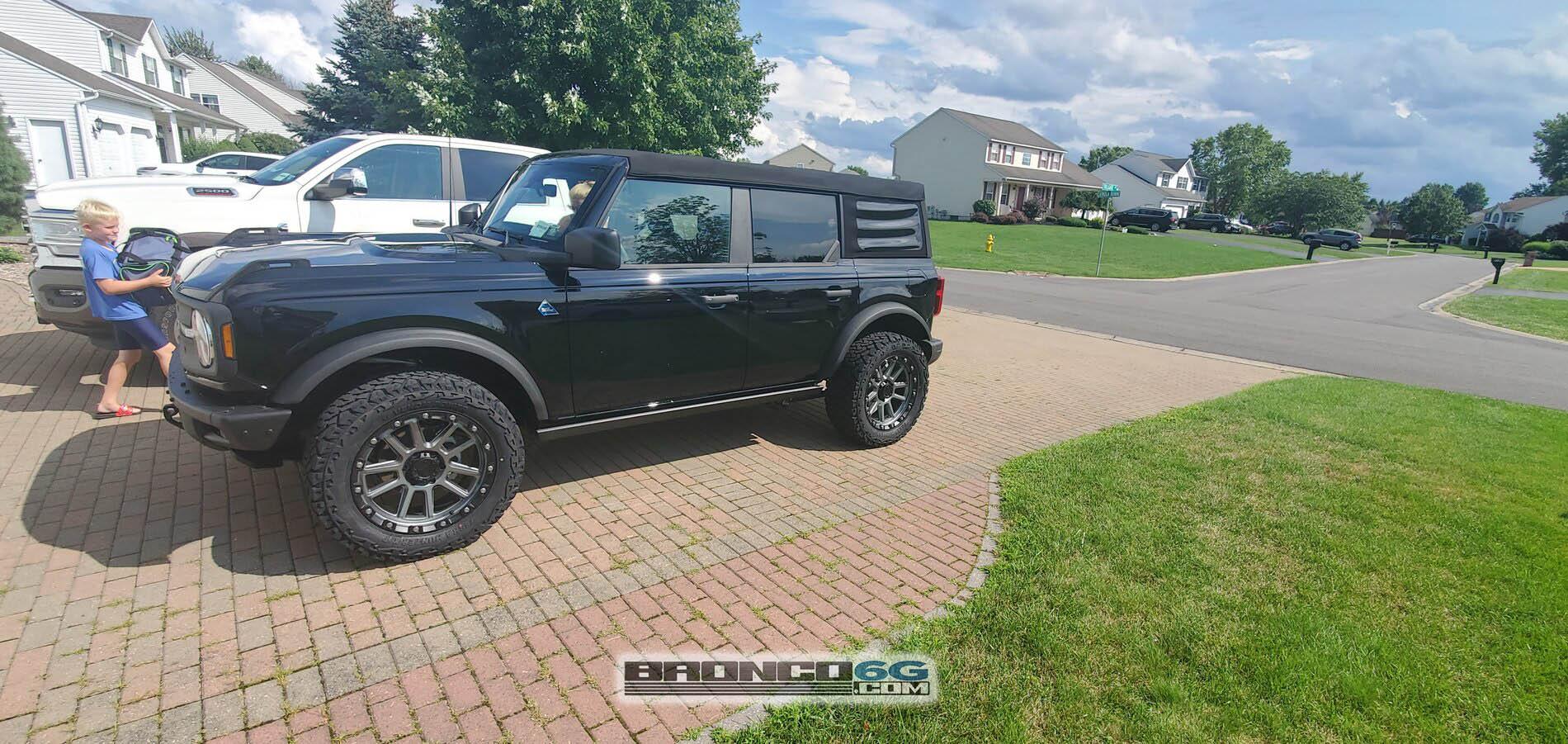 Ford Bronco 33/12.5/20 tires fit on Black Diamond Bronco no problem 33:12.5:20 tires on Black Diamond Bronco 1
