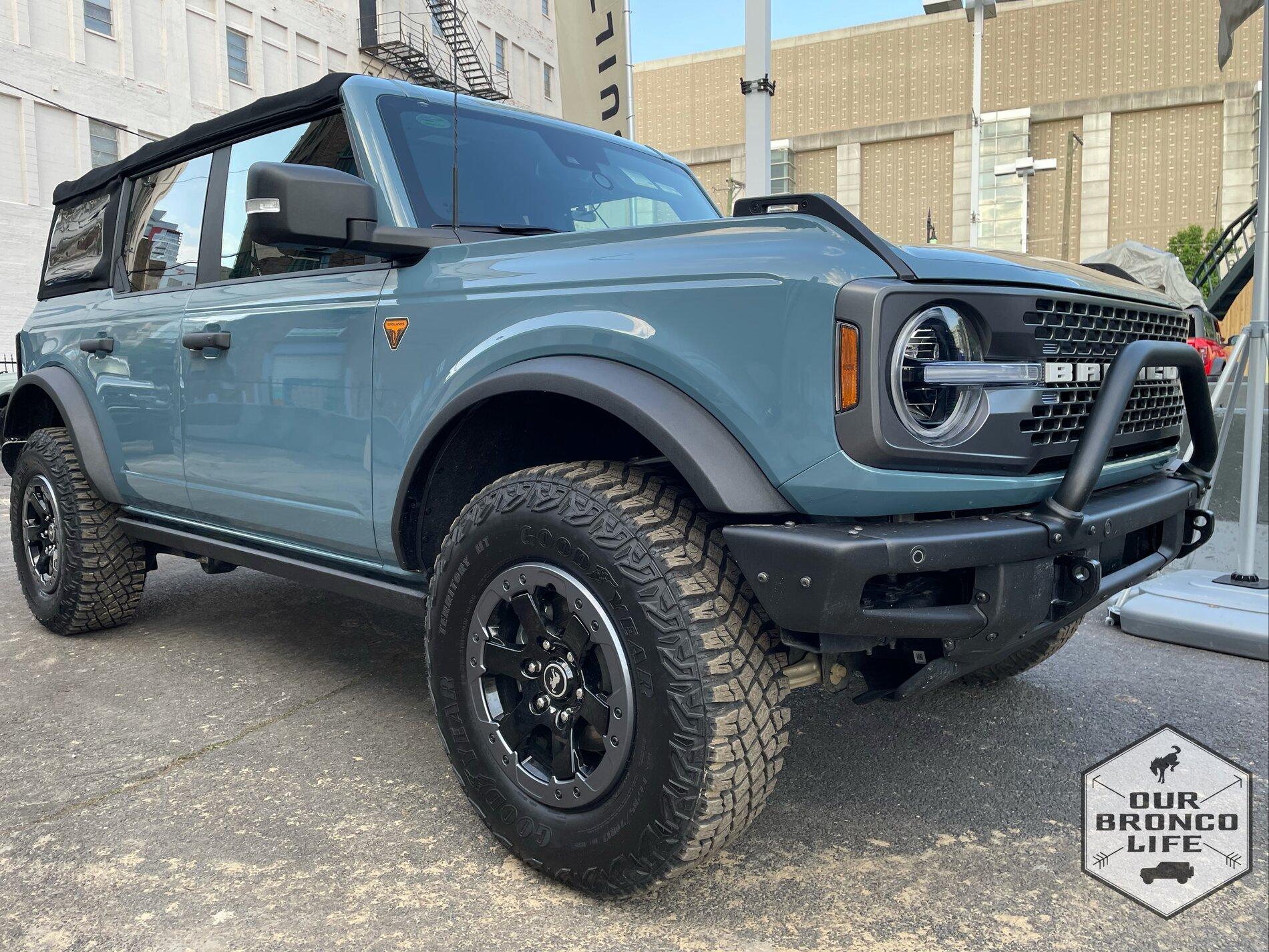 Ford Bronco Chicago Auto Show Broncos & Ride Experience DCEB0857-1FF3-424B-8237-152449C1A881