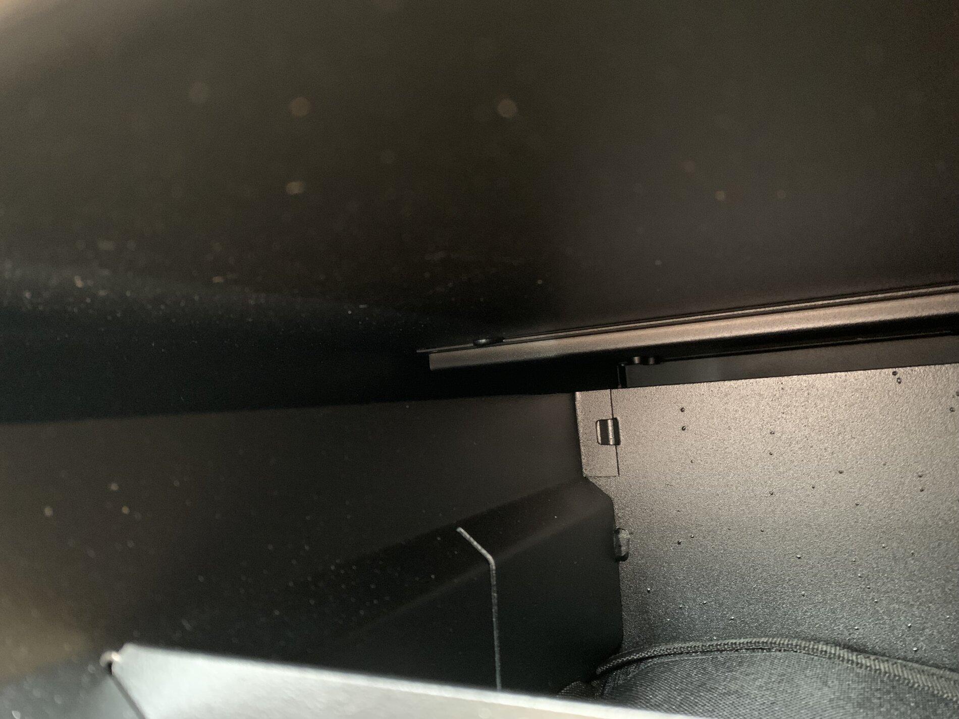 Ford Bronco Review & Pics: 2021 Bronco Cargo Area Security Drawer CAAEBF12-FEDF-4AF7-9C5C-258335218887